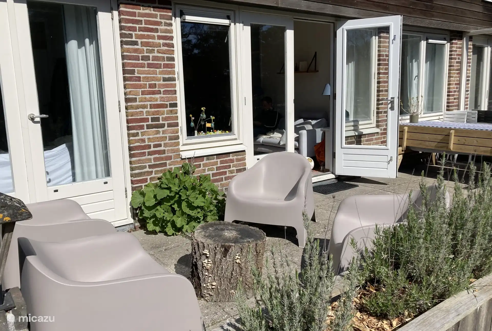 Zonnig terras op het zuiden
