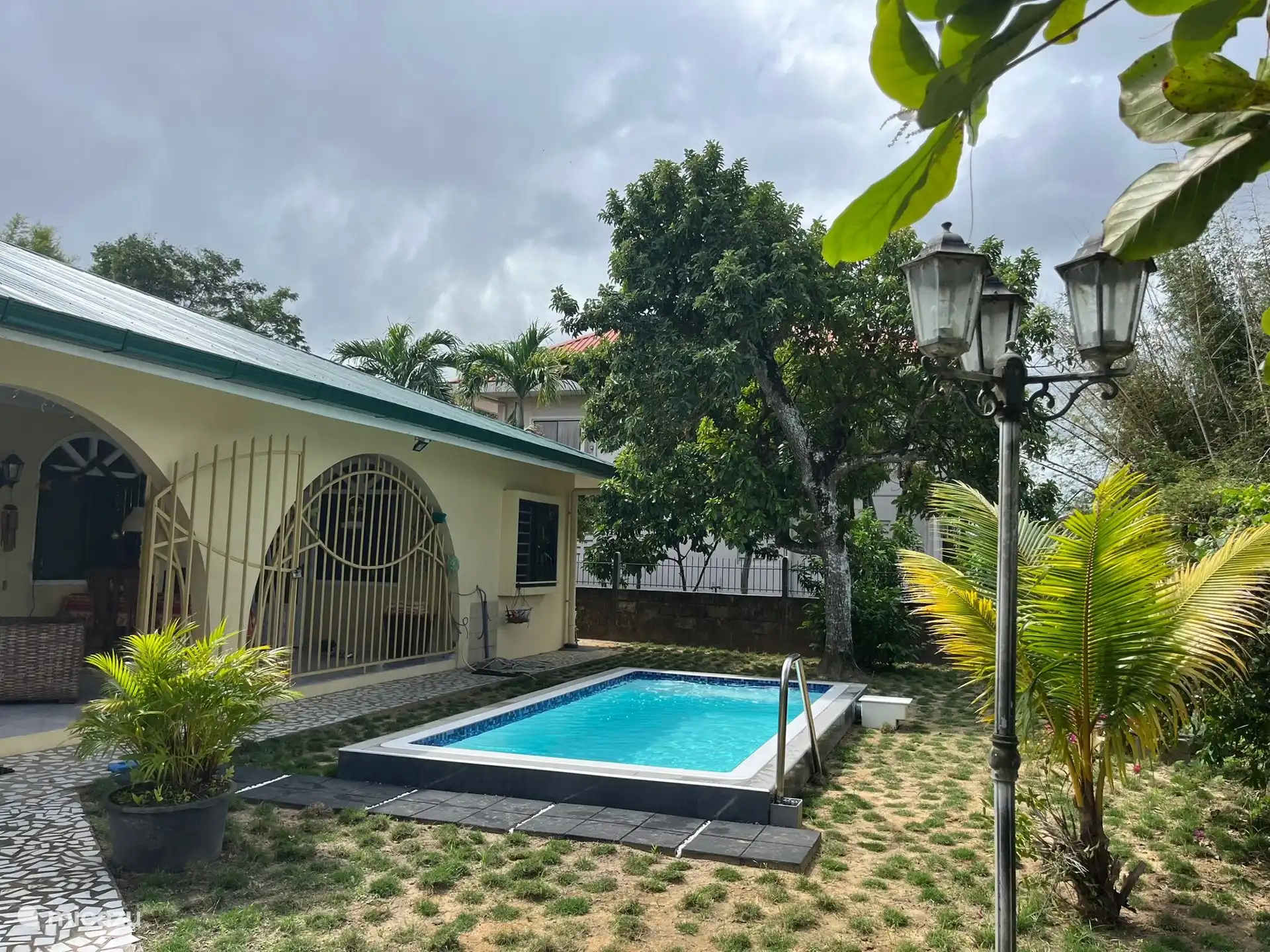 Bungalow acogedor con piscina privada en Surinam, Paramaribo, Paramaribo - villa