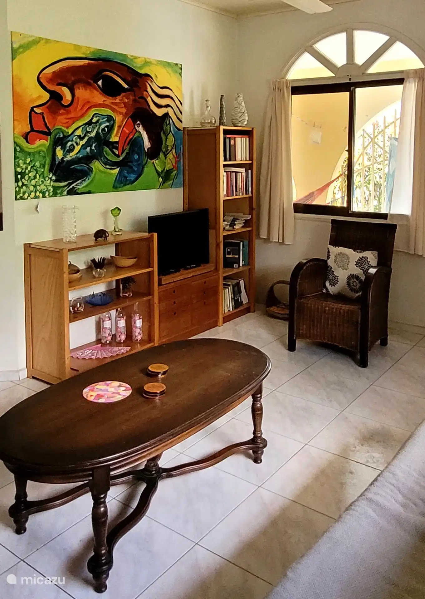 Wohnzimmer mit TV-Schrank