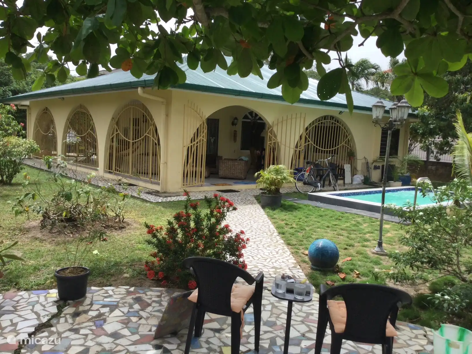 villa huren in Paramaribo, Suriname – Knusse bungalow met prive zwembad