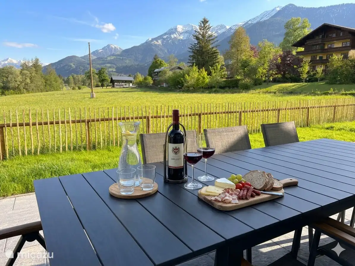 Table à manger 8p Terrasse ouest avec de magnifiques vues