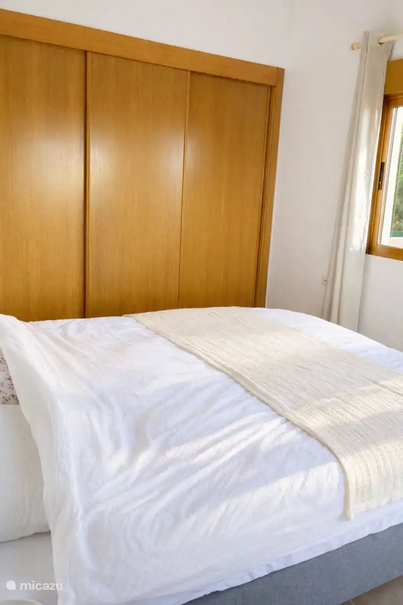 Chambre au 1er étage avec terrasse sur le toit