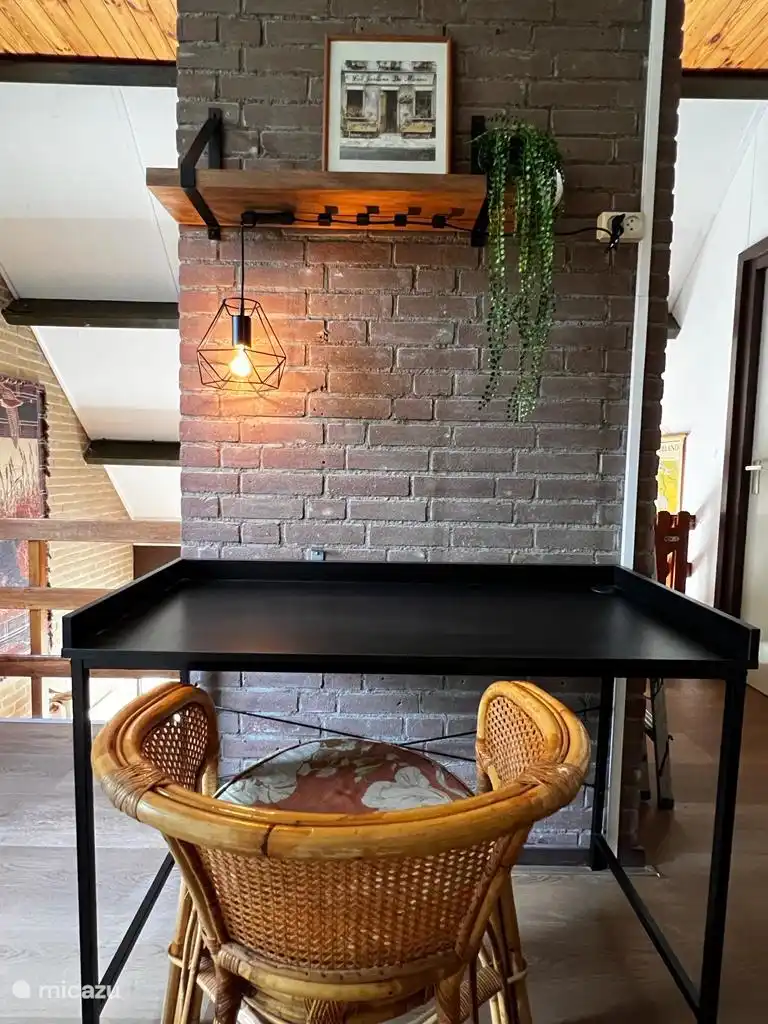 Bureau sur la mezzanine.