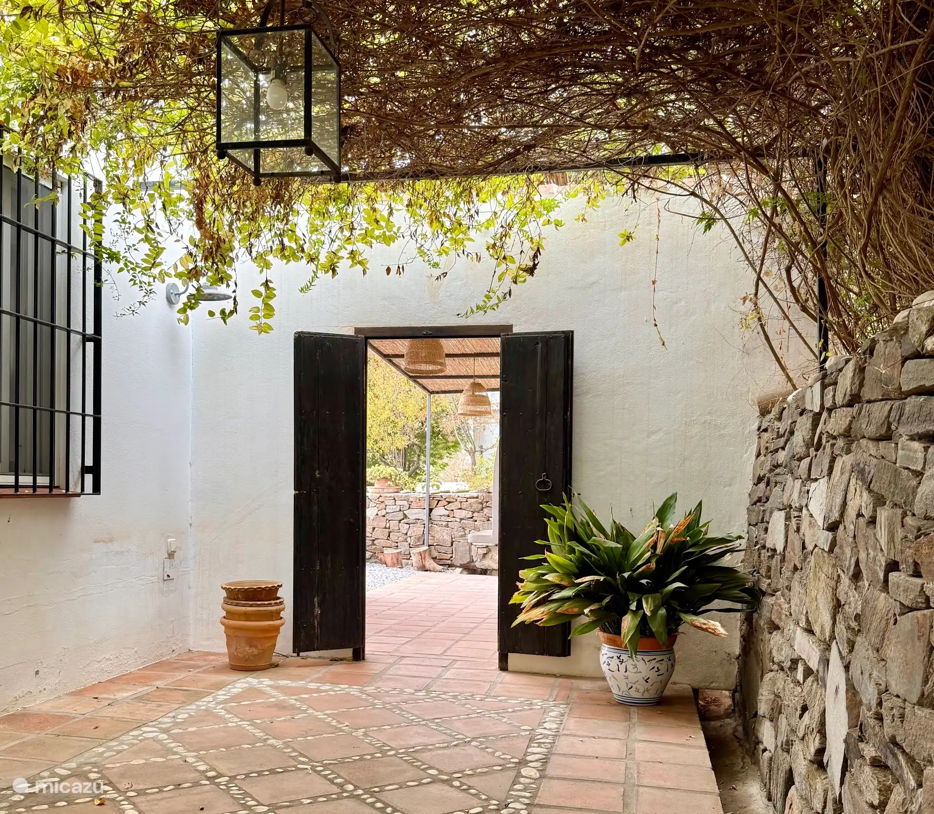 terras zijkant hoofdhuis