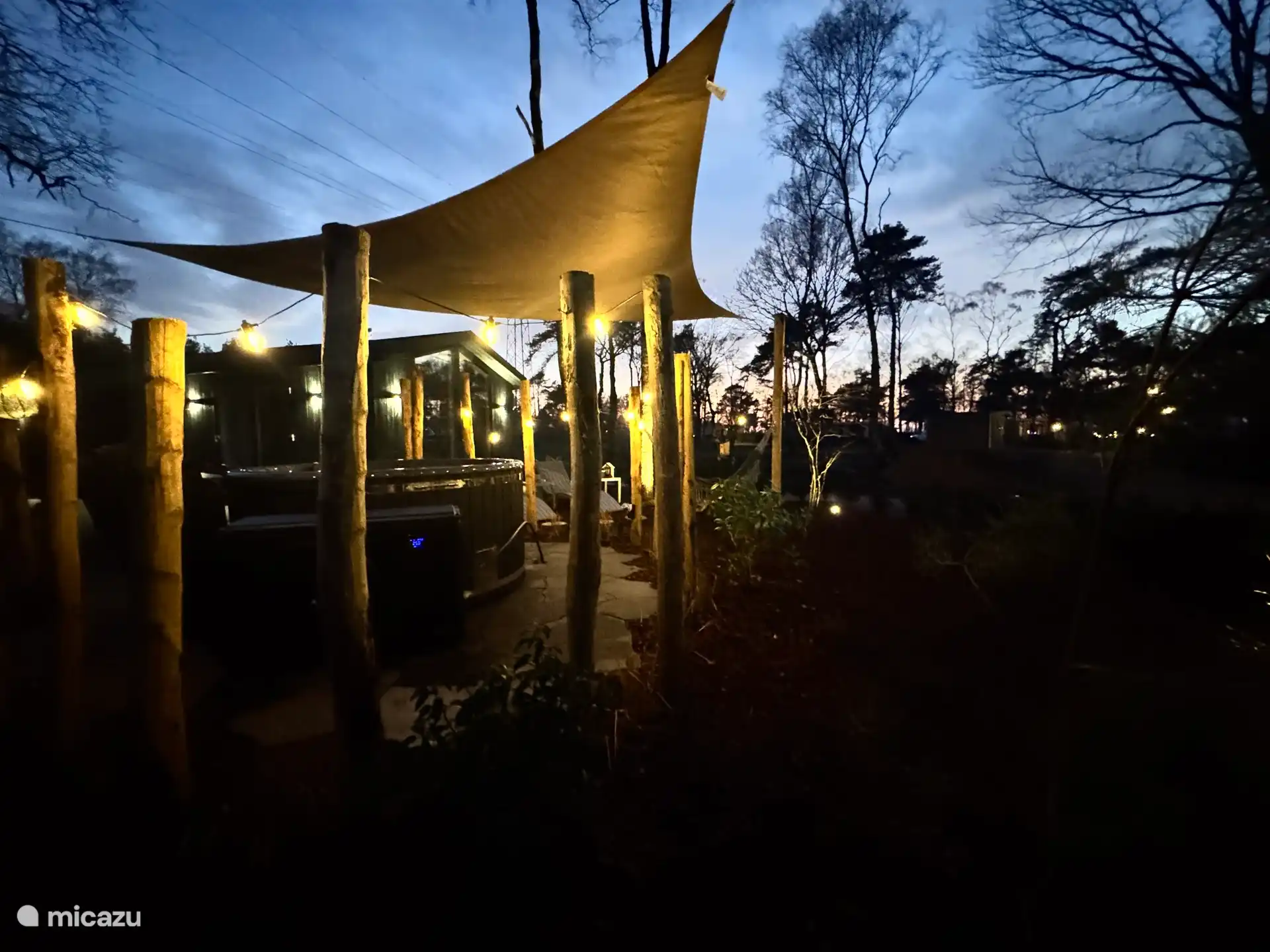 Sunset Forest Cottage Nero 