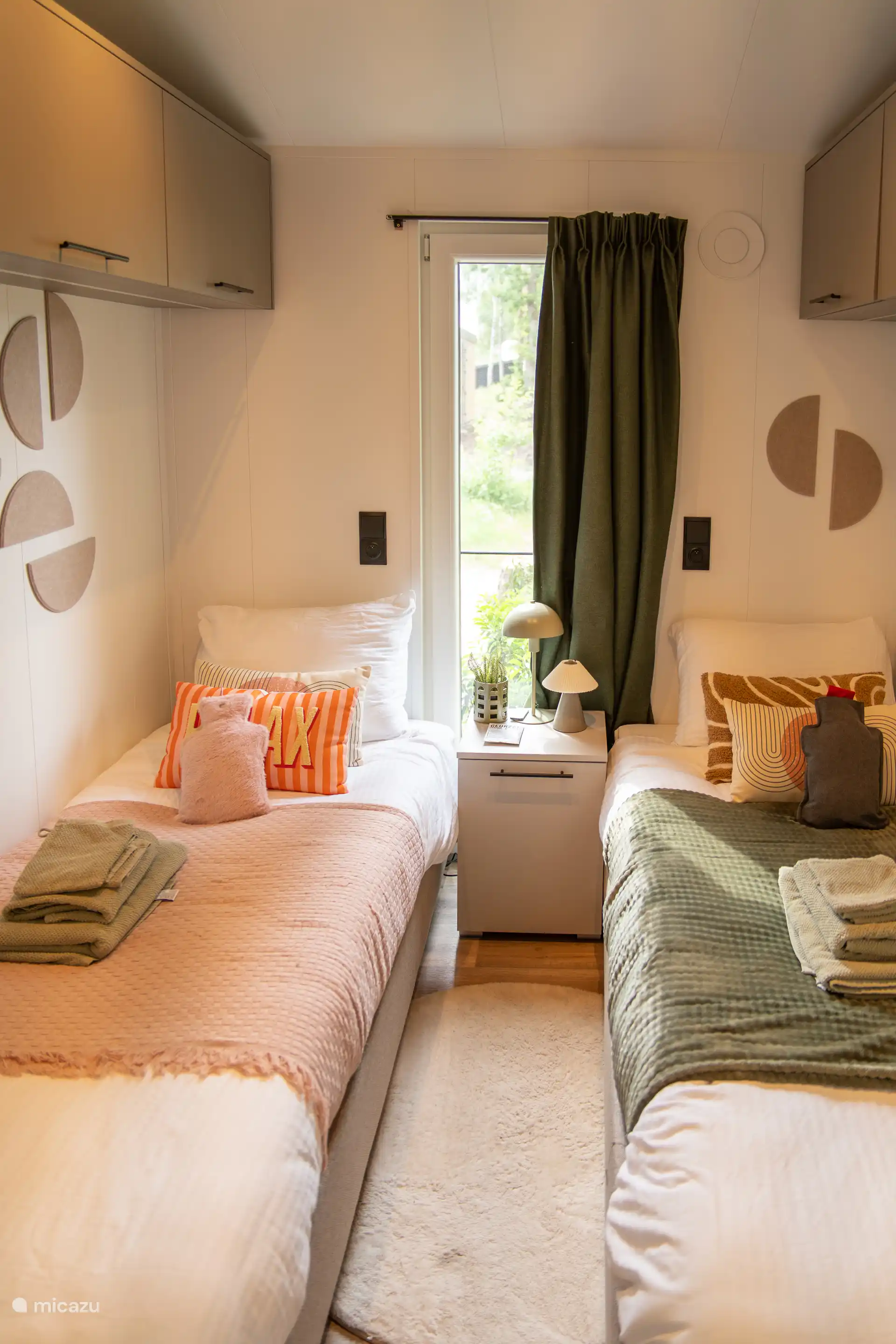 Bedroom two with two single beds and Cloudpillo bedding