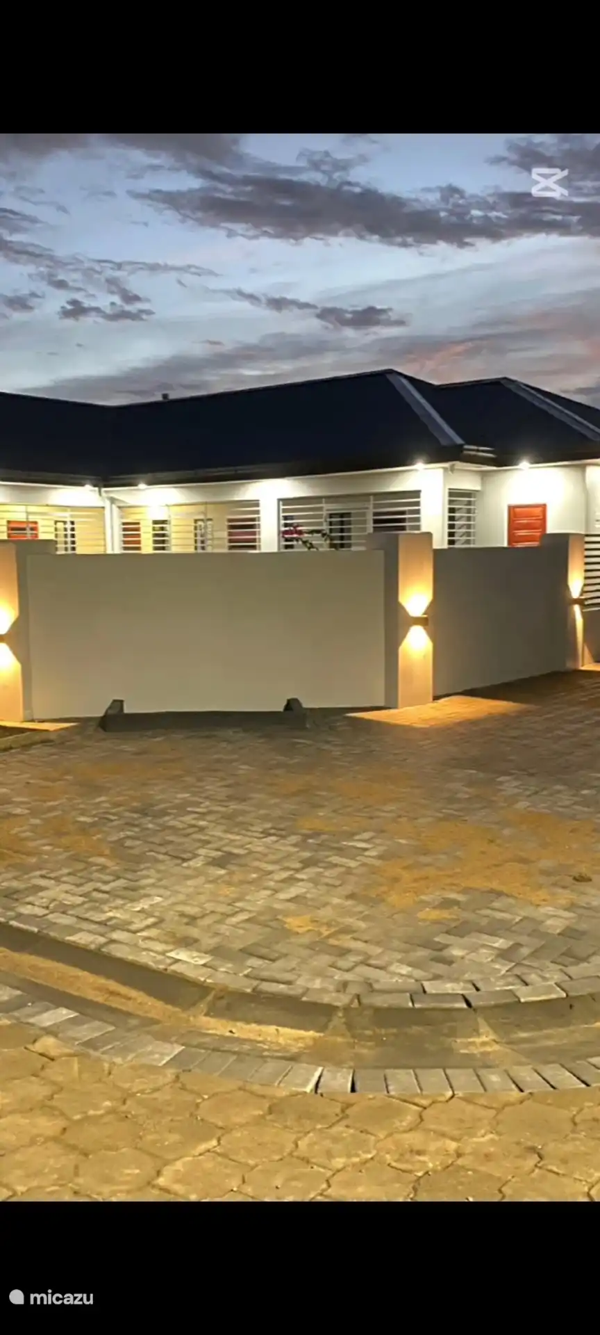 Vue extérieure la nuit