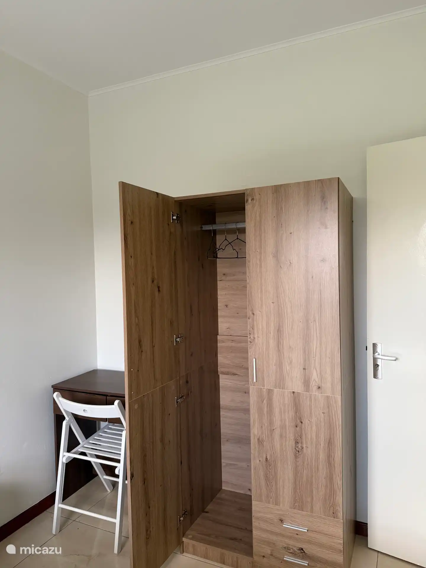 Garde-robe et bureau