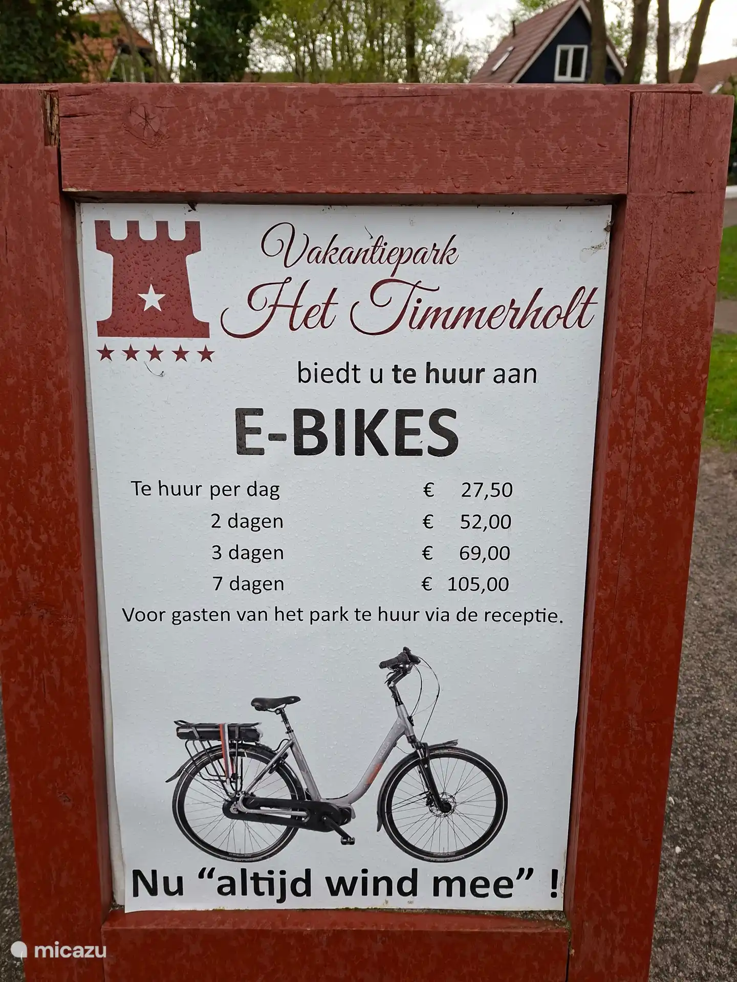 Je kunt fietsen huren op het park.