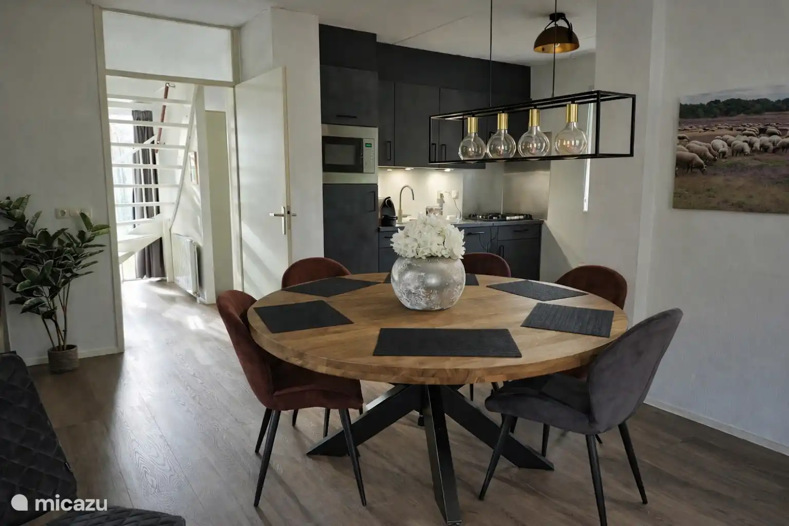 Gezellige keuken en eethoek