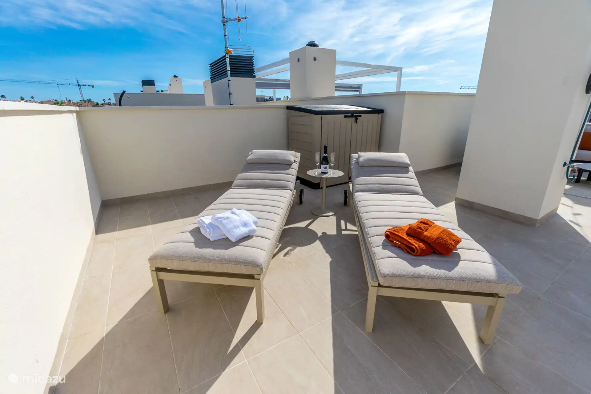 Solarium de la zone de chaises longues 