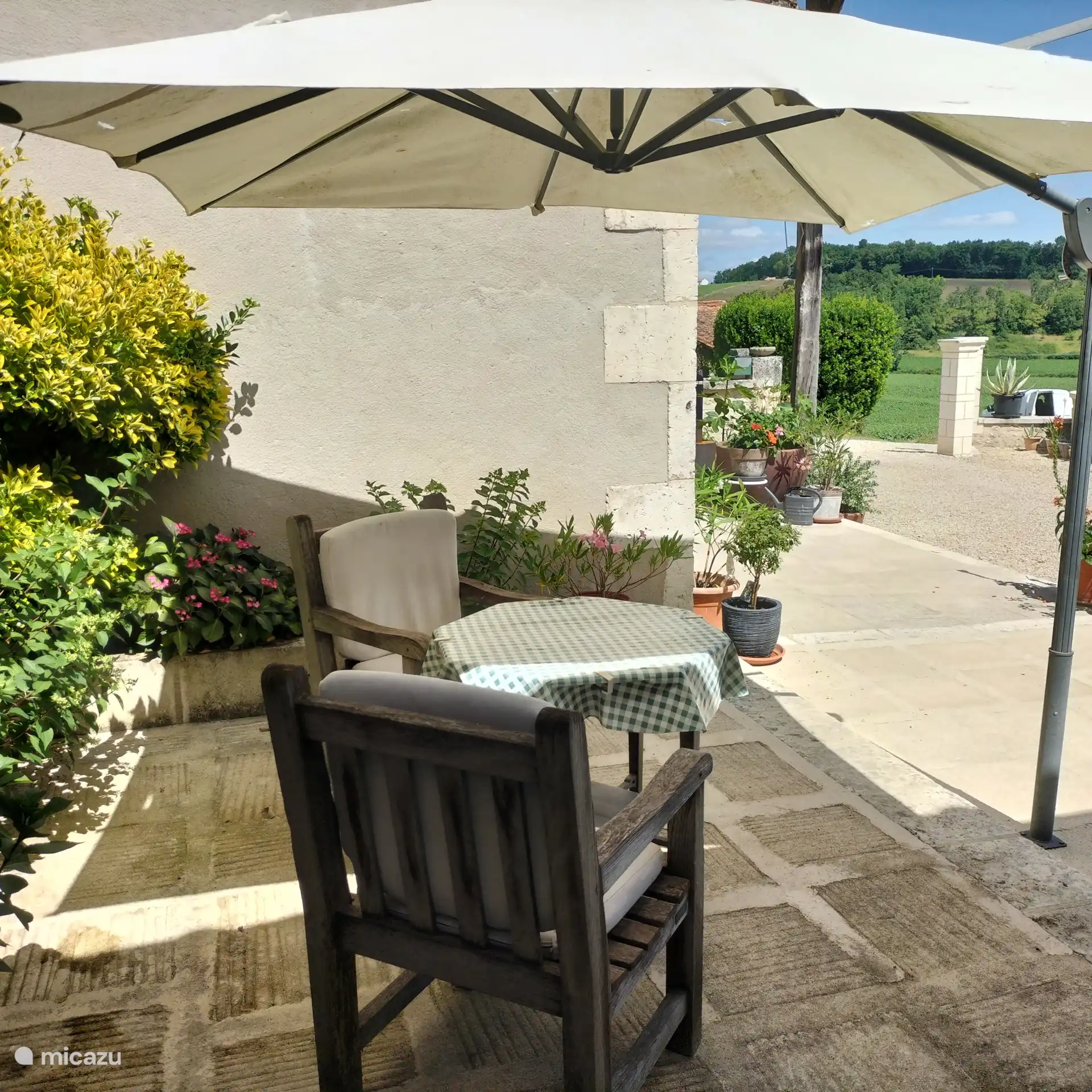 Patio devant le gite