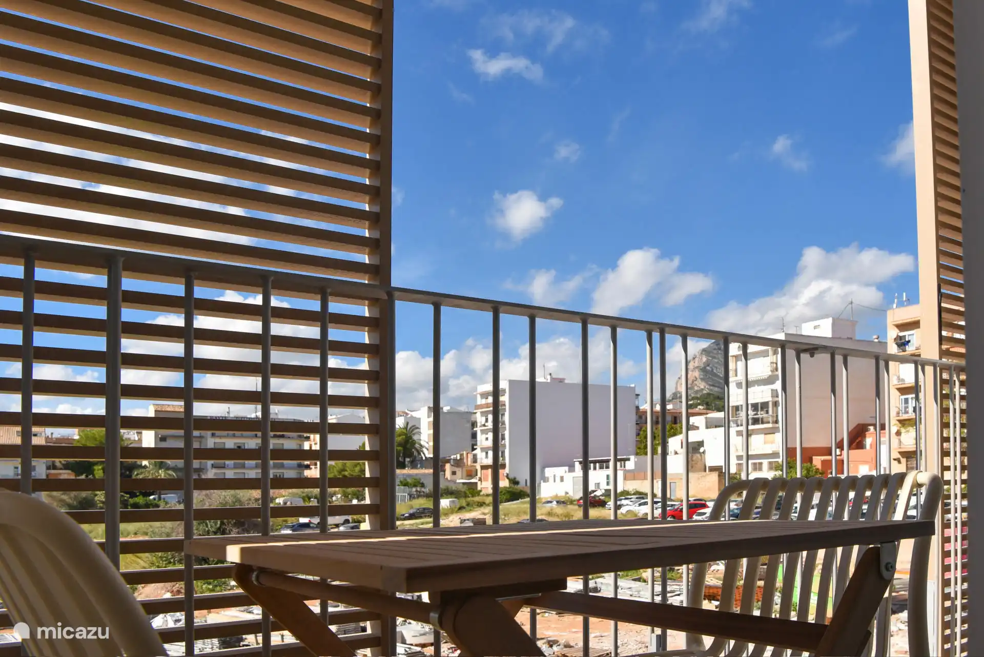 Balcón. Accesible desde los dormitorios 2 y 3.