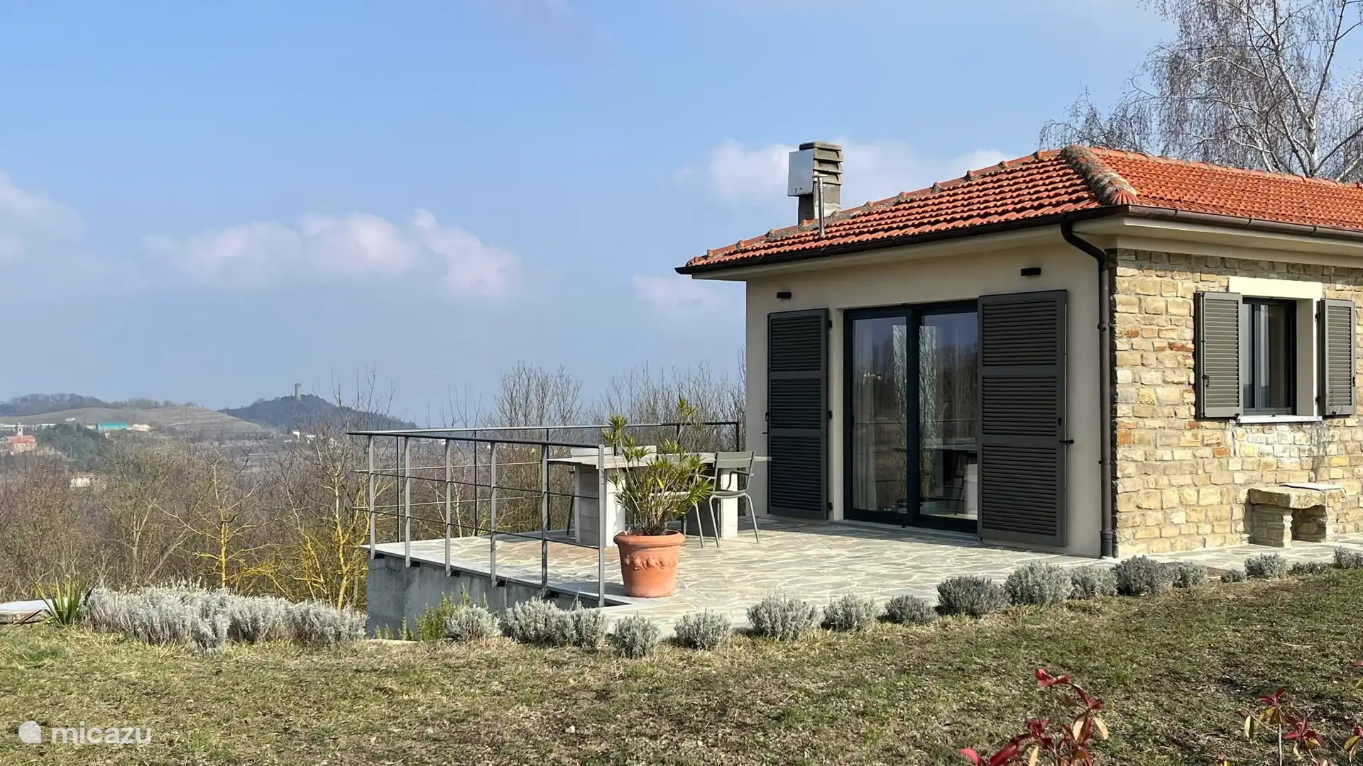 Terras bij de keuken.