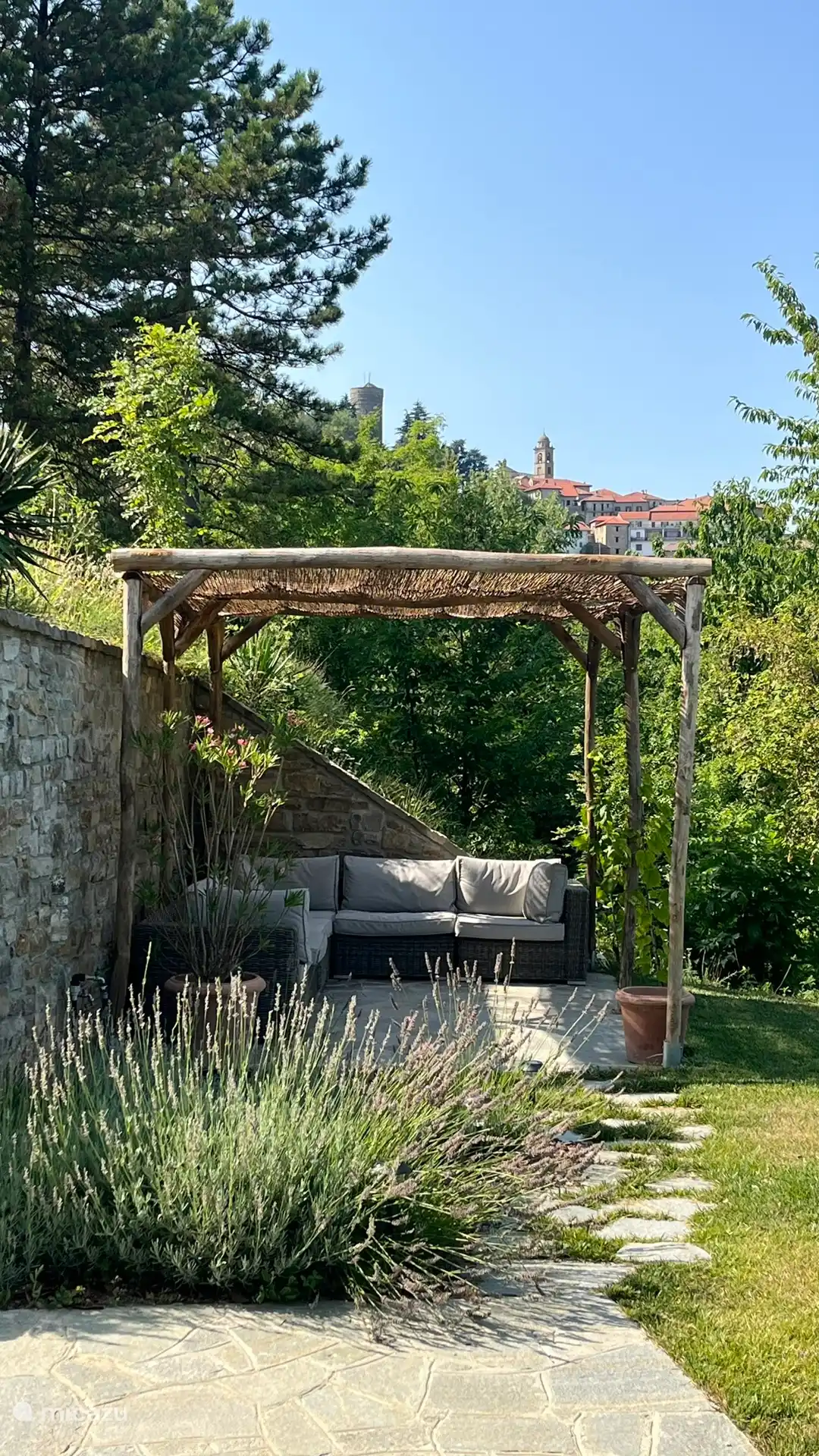 Terrace with a view of Roccaverano in the distance. About 15 minutes walk.