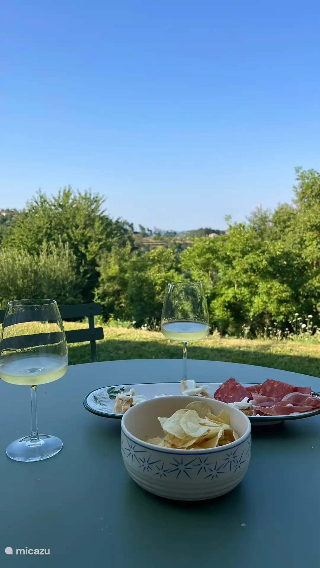 Aperativo in de tuin
