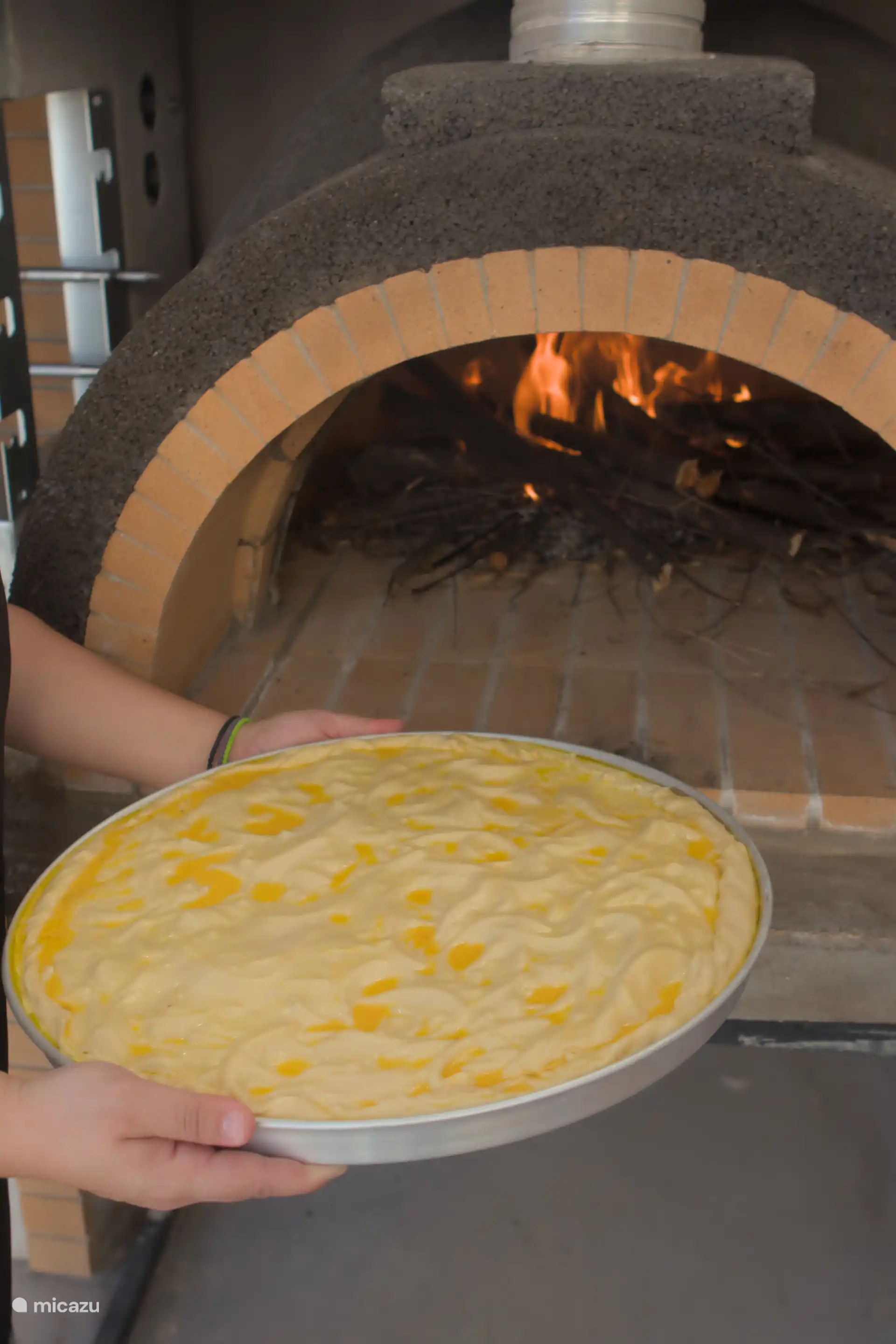Griechisches Essen im traditionellen Ofen