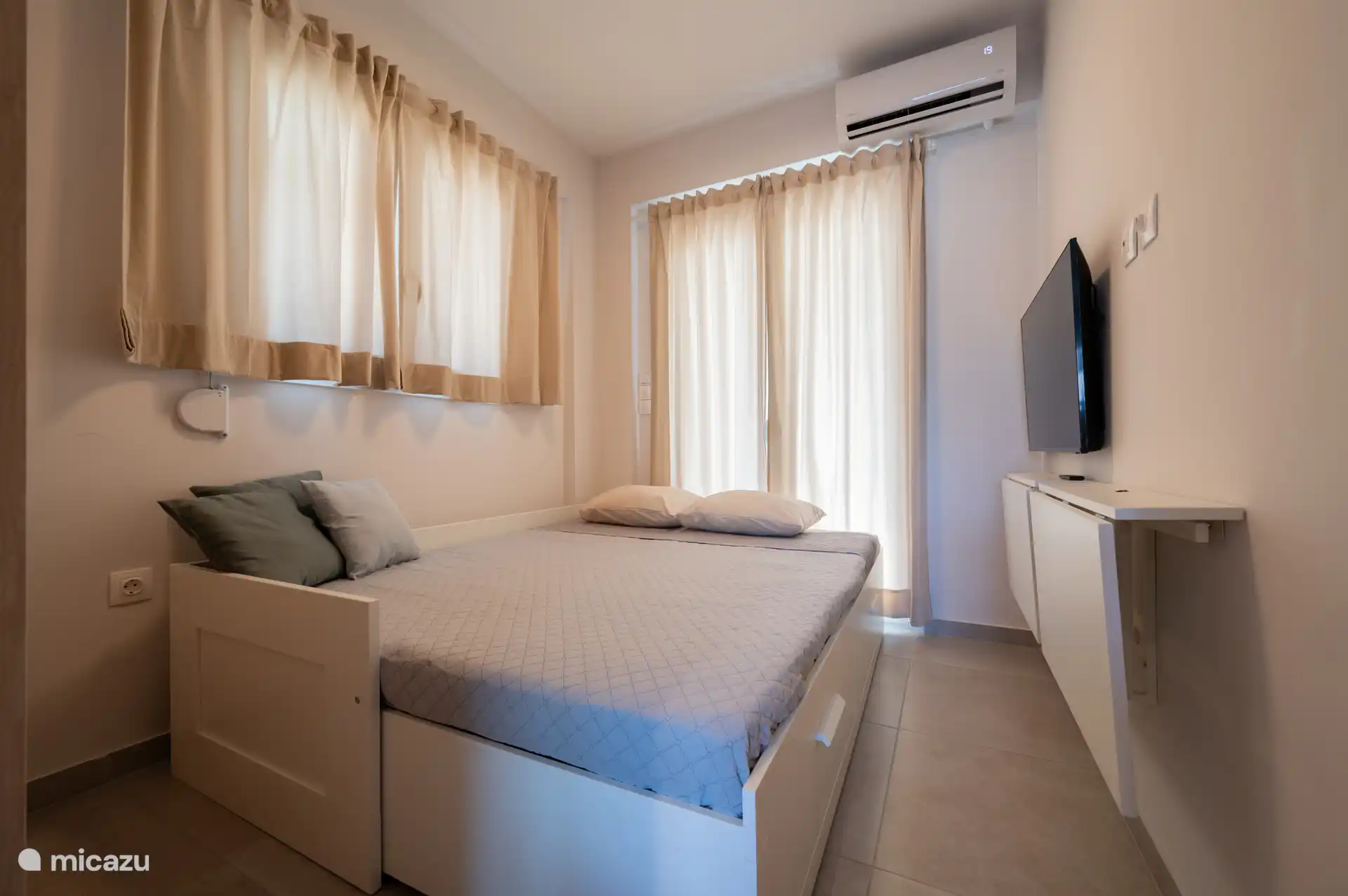 Tweede slaapkamer, tv, airco, knus en modern