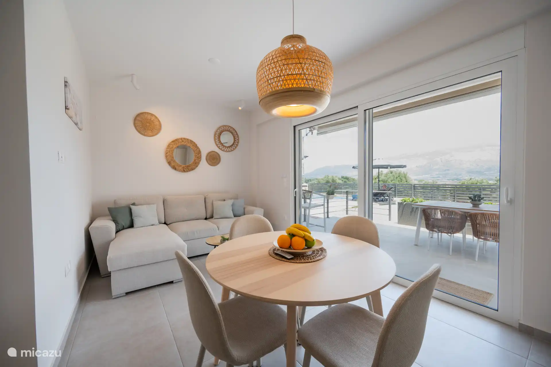 Woonkamer en eettafel