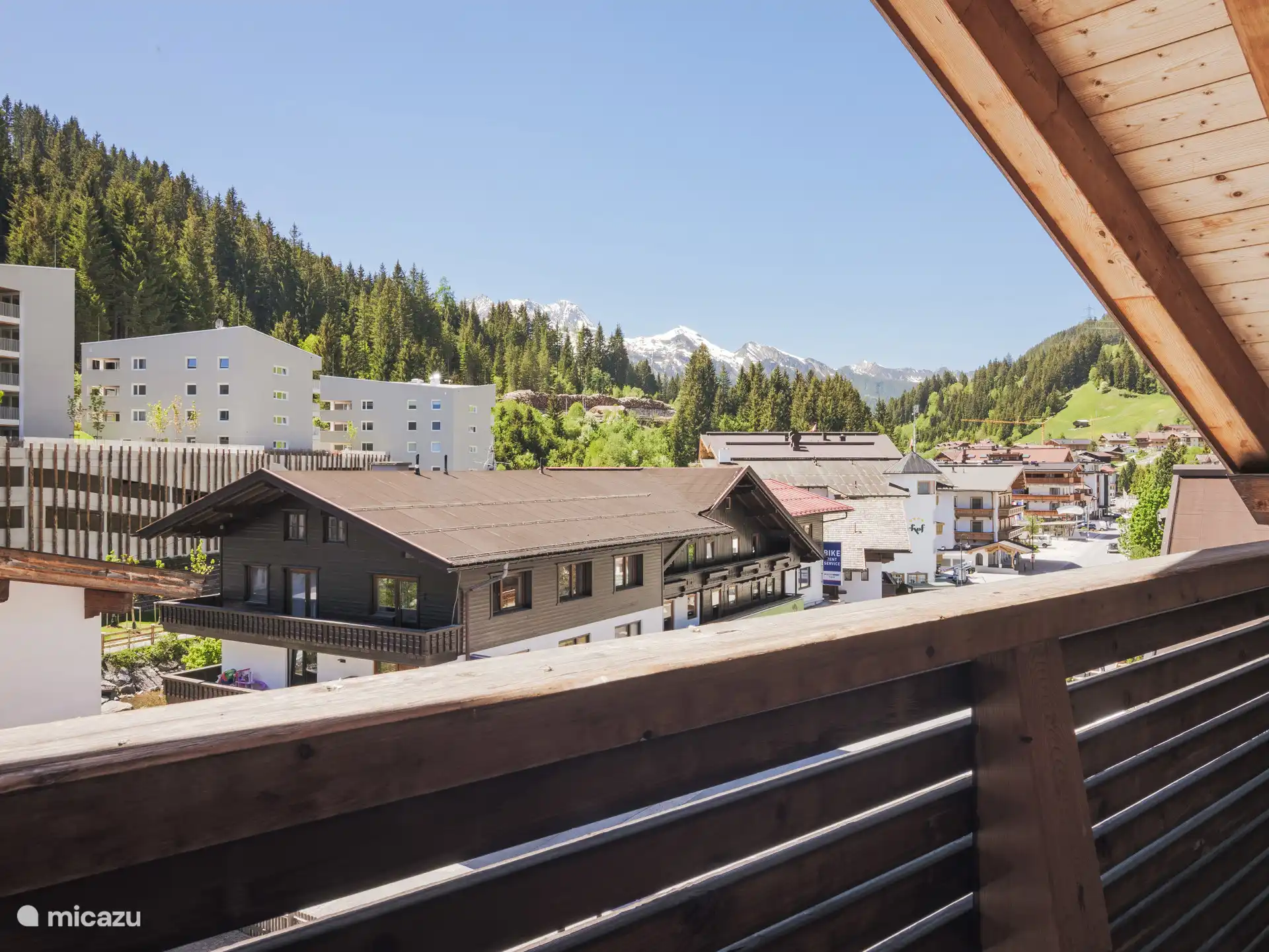 Uitzicht vanaf het balkon