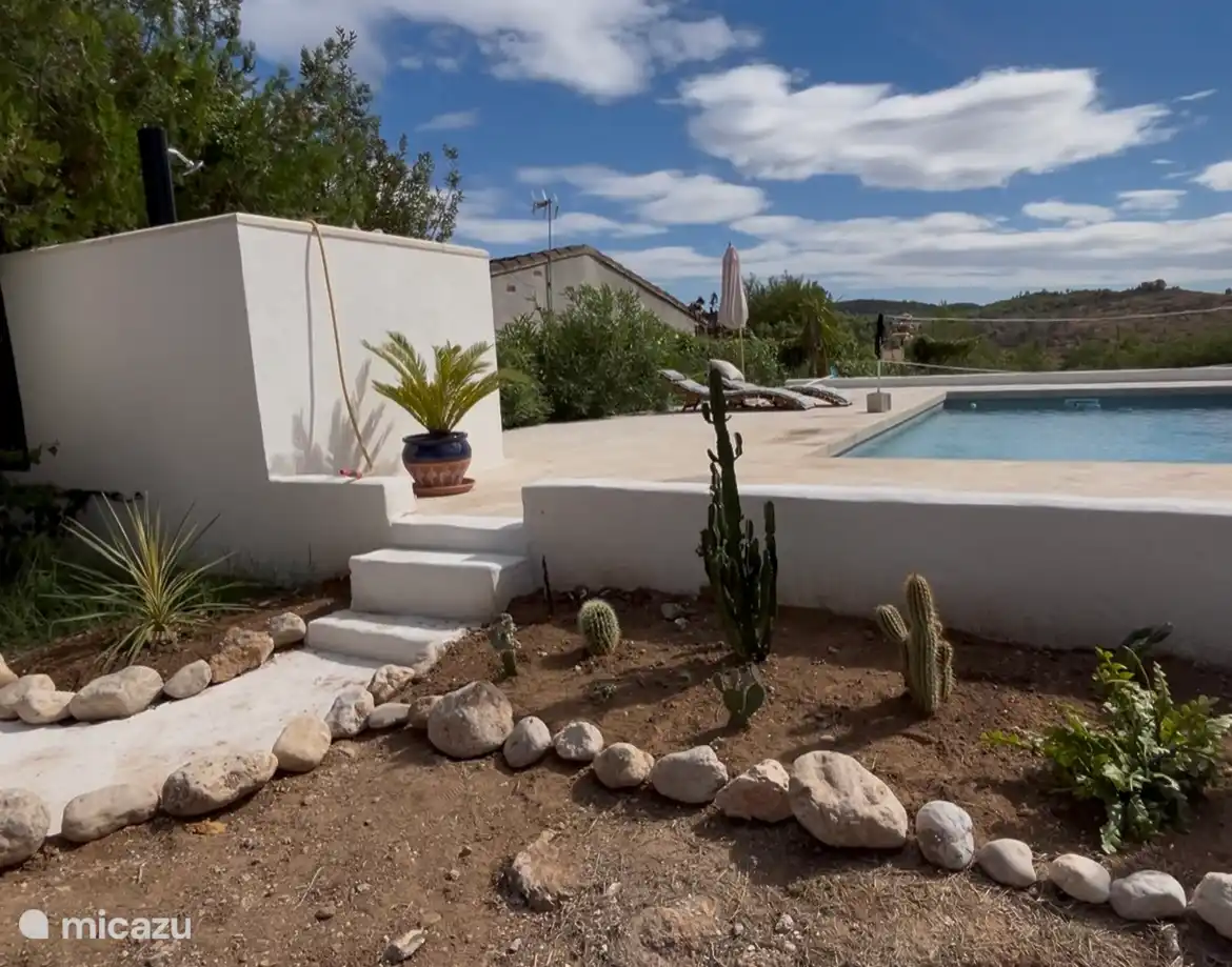 Piscina, ducha exterior - compartida