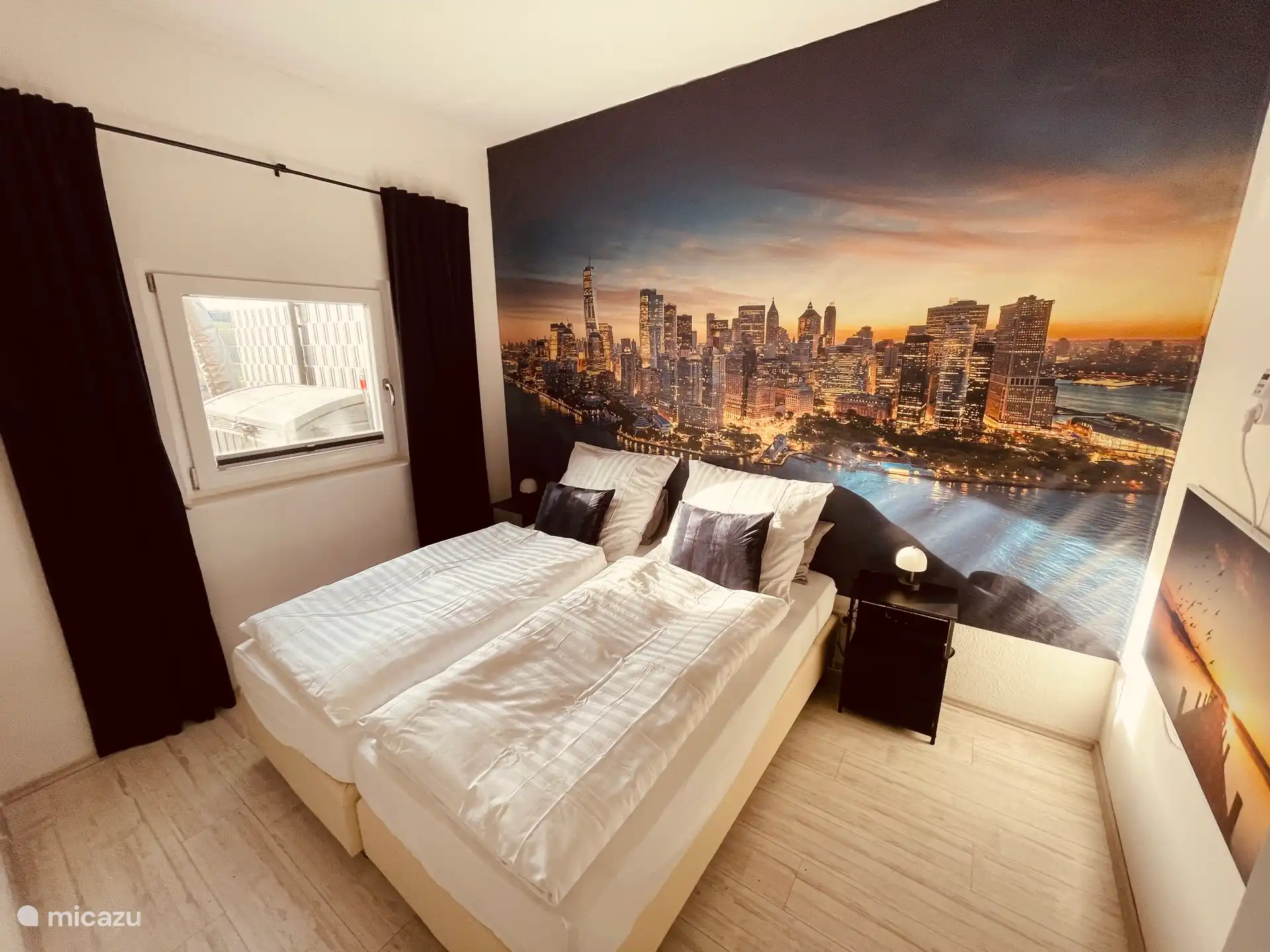 Grote slaapkamer met boxspringbedden