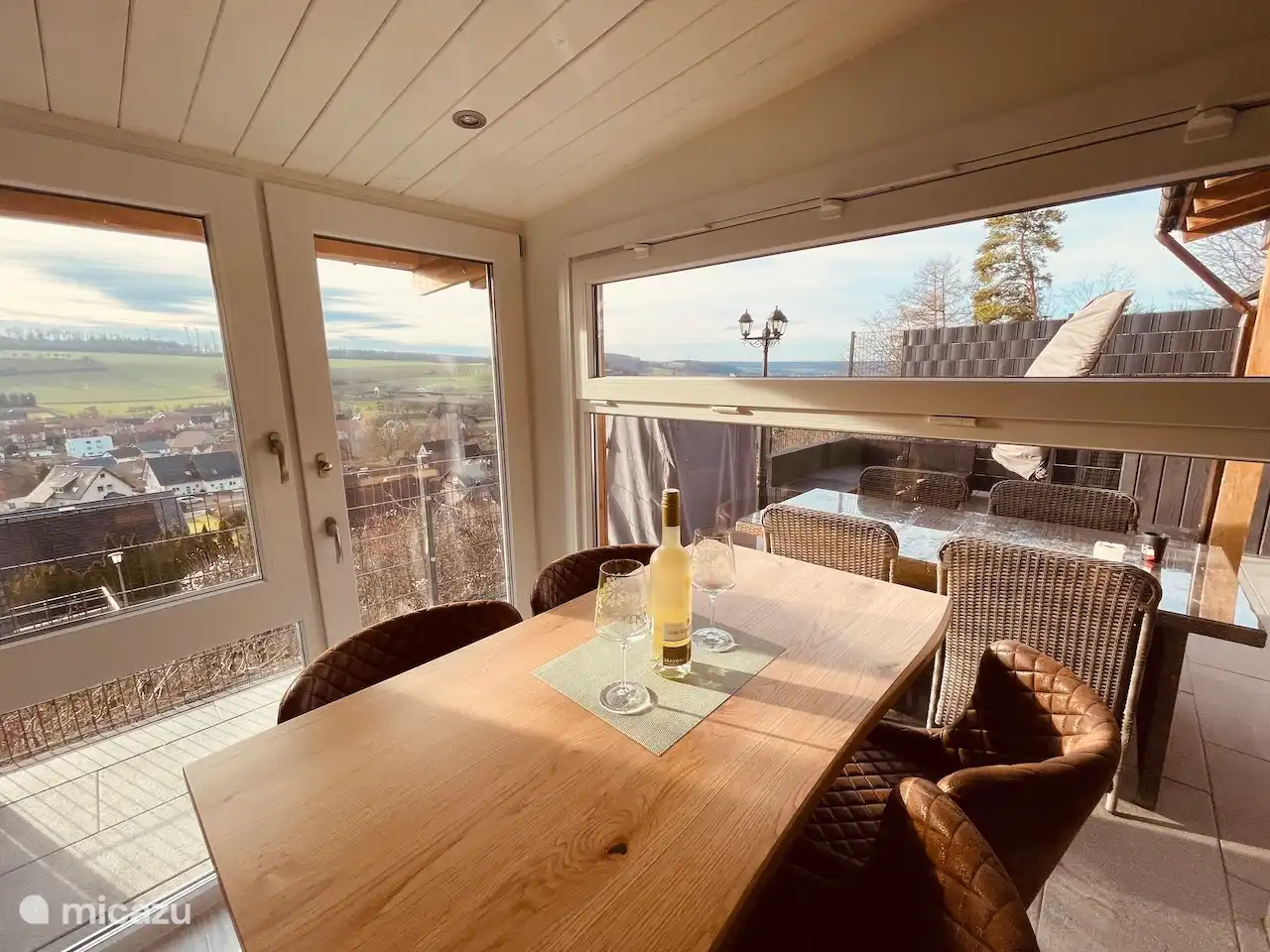 Eetkamer met prachtig uitzicht op de vallei