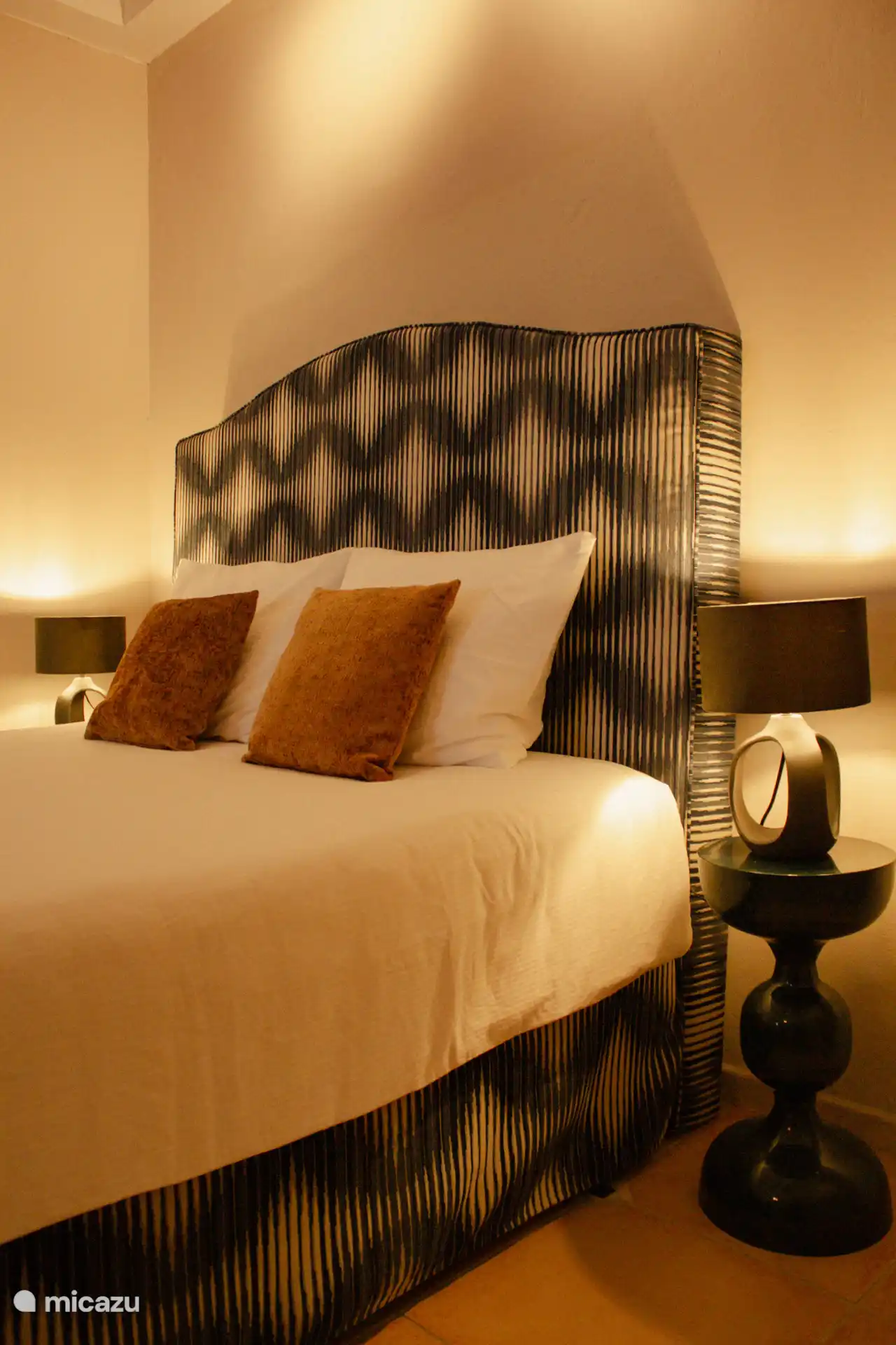 Las camas duermen de maravilla y tienen ropa de cama suave de la casa de diseño Lot1038