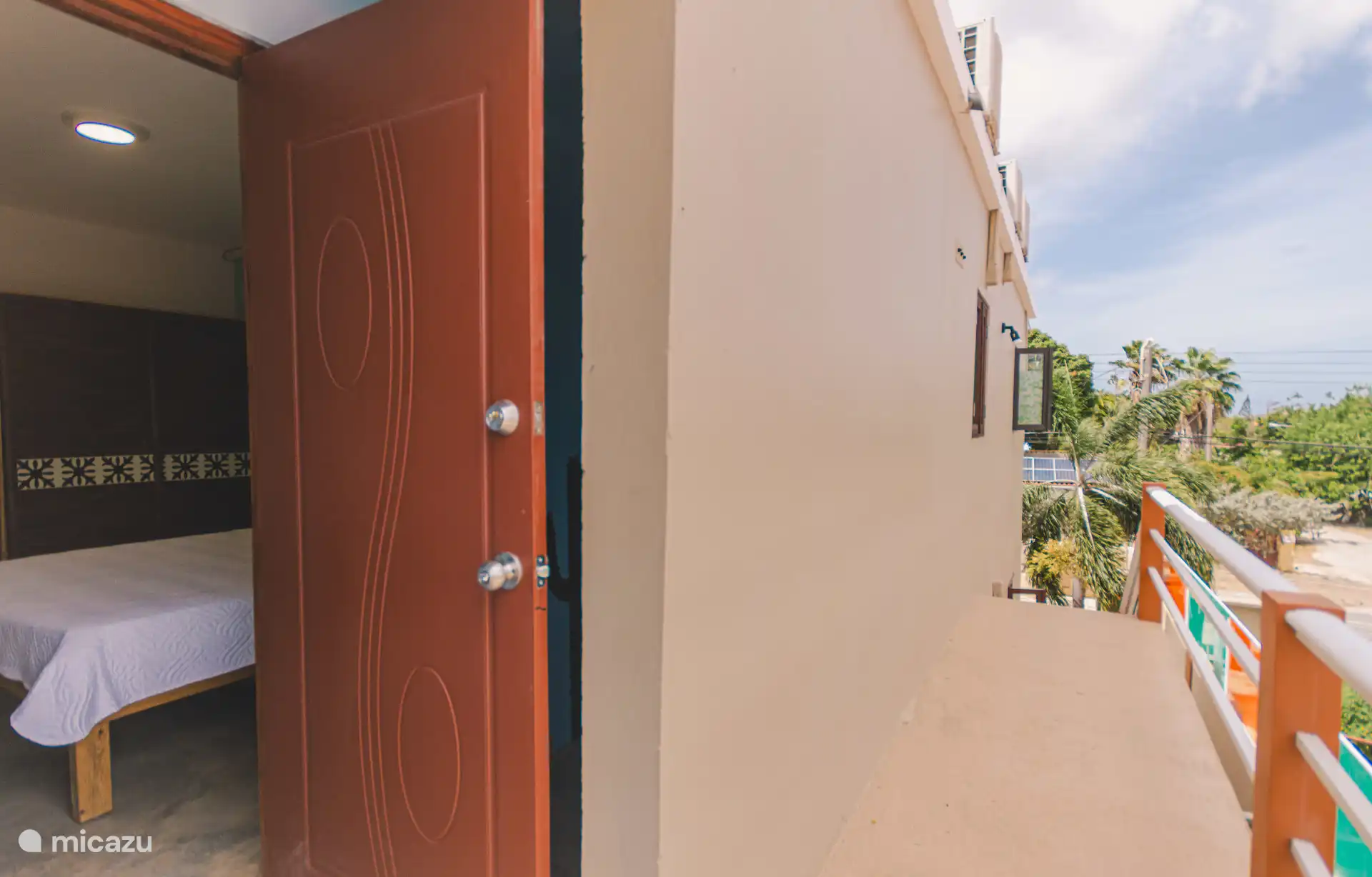 Extra access to the bedroom at the rear of the complex