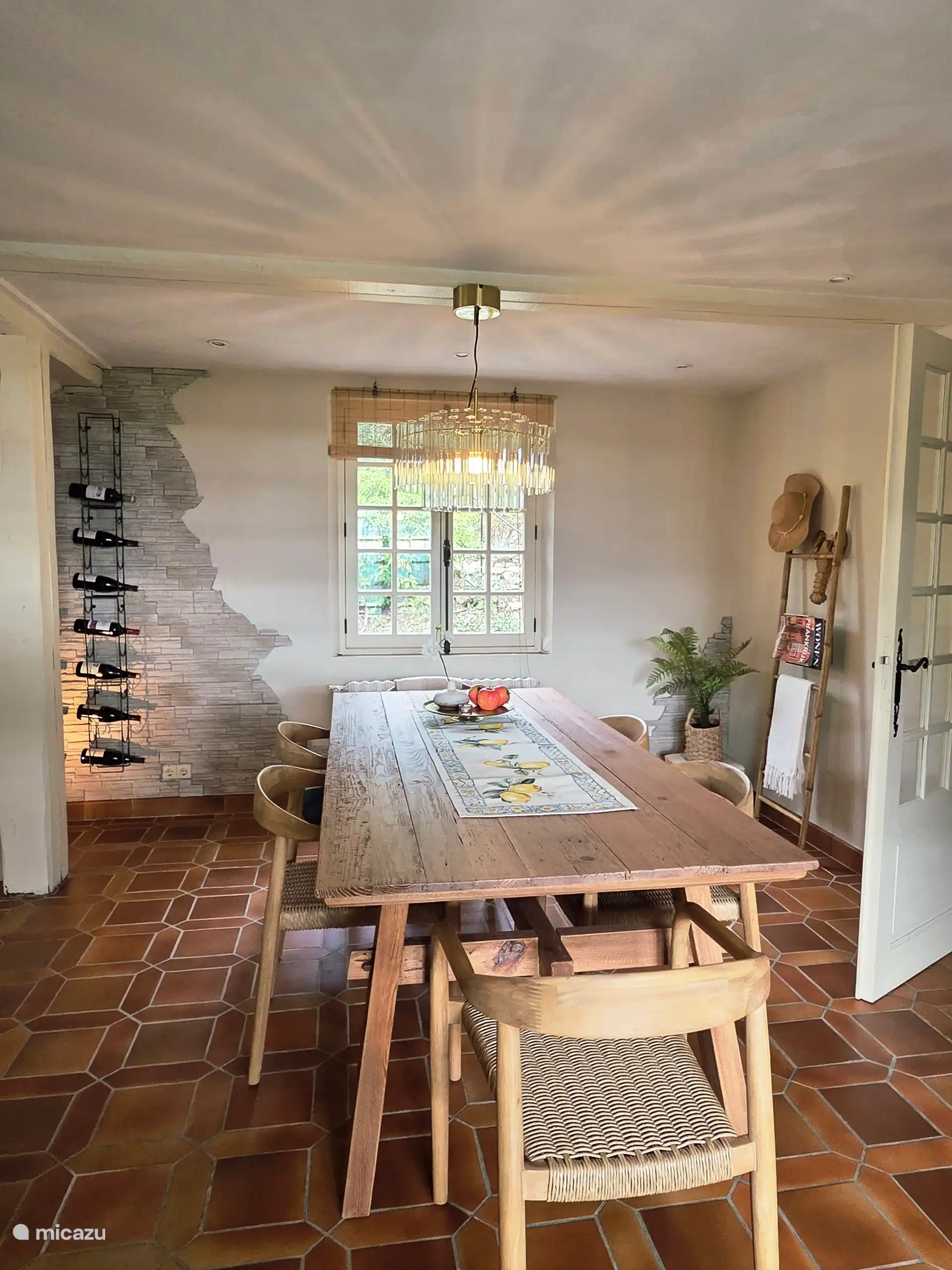 Table à manger dans le salon