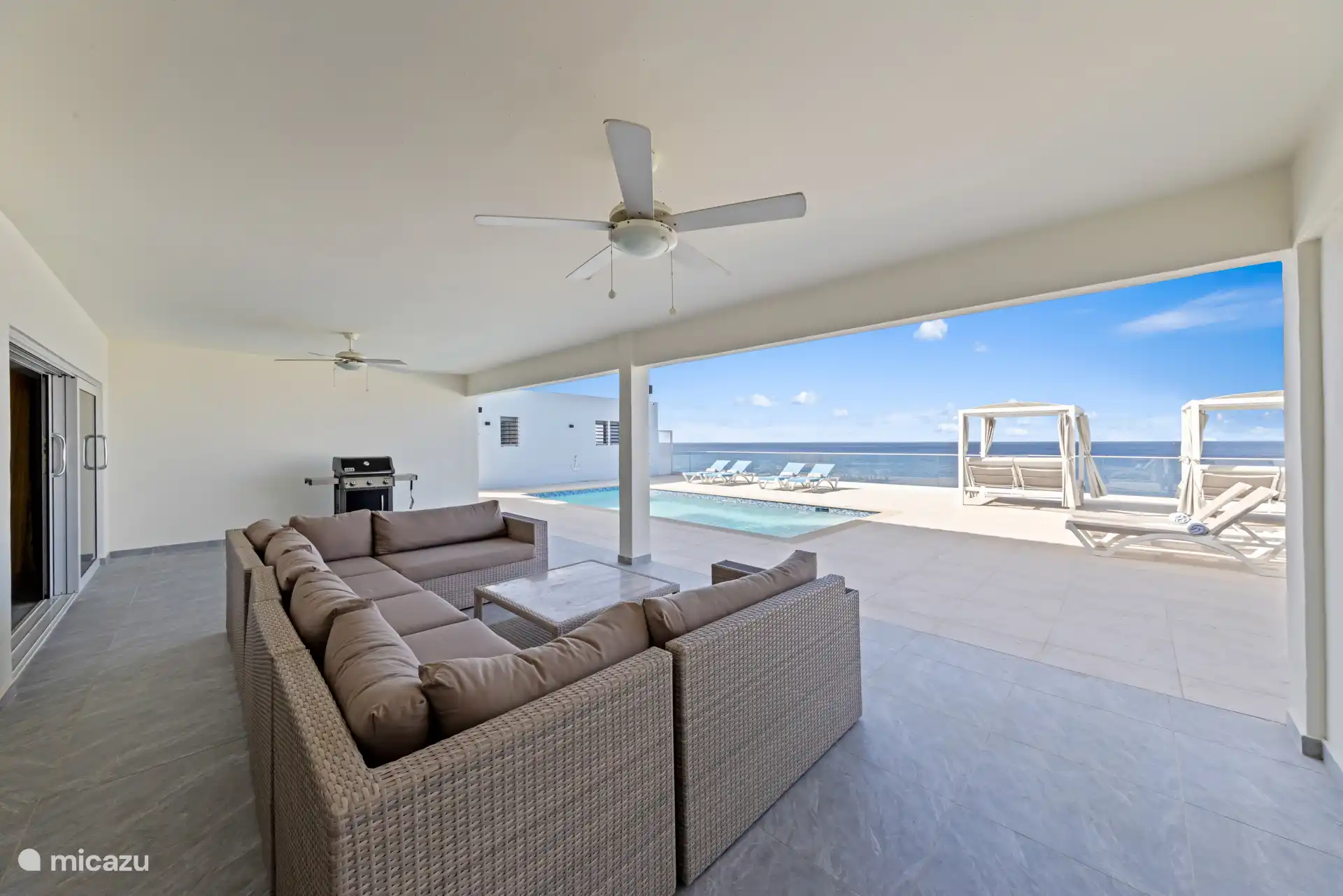 Sueña bajo el sol caribeño.