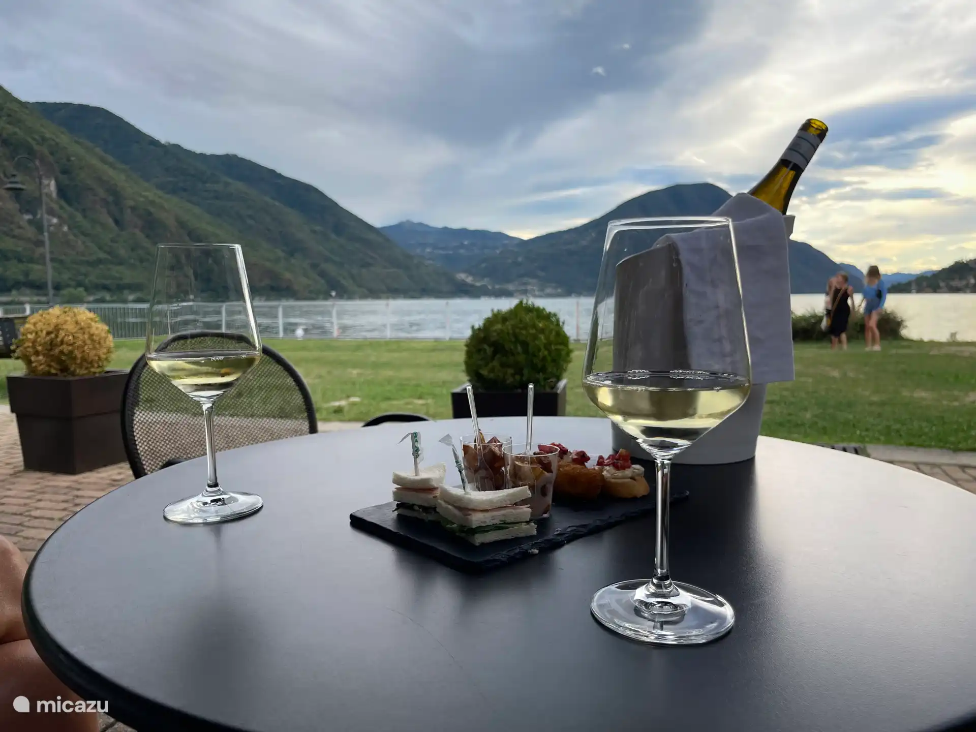 Borrel met pracht uitzicht