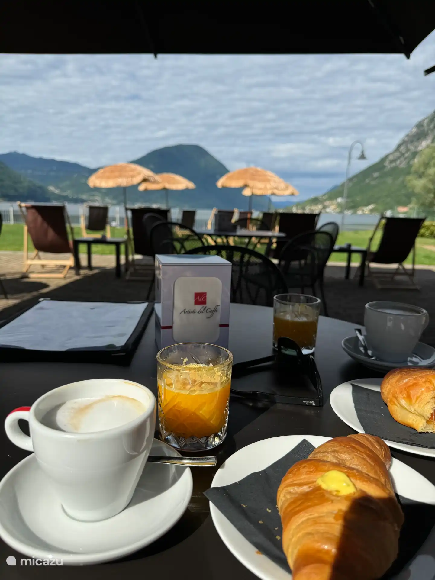 Ontbijt aan het meer