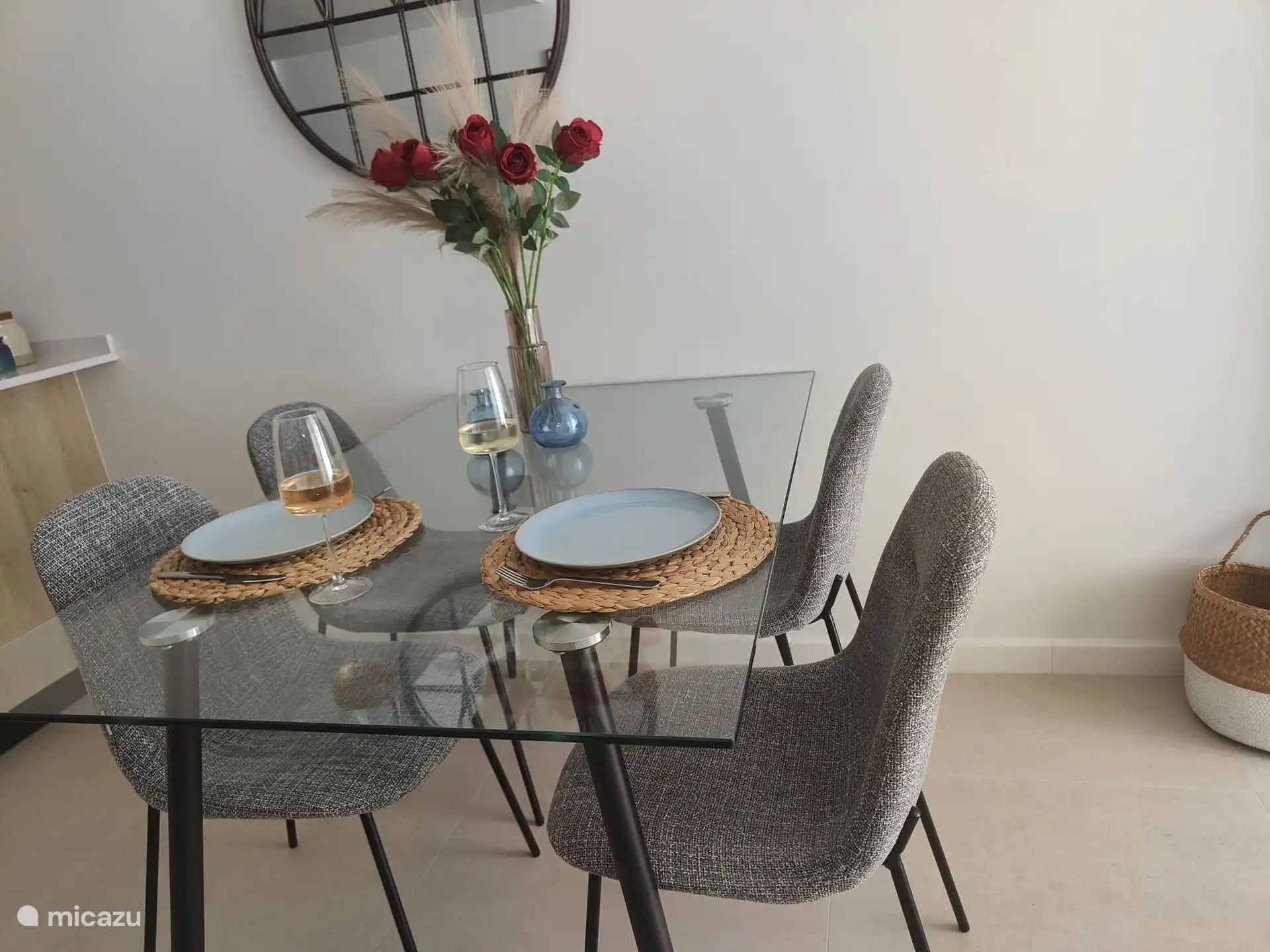 eettafel in woonkamer