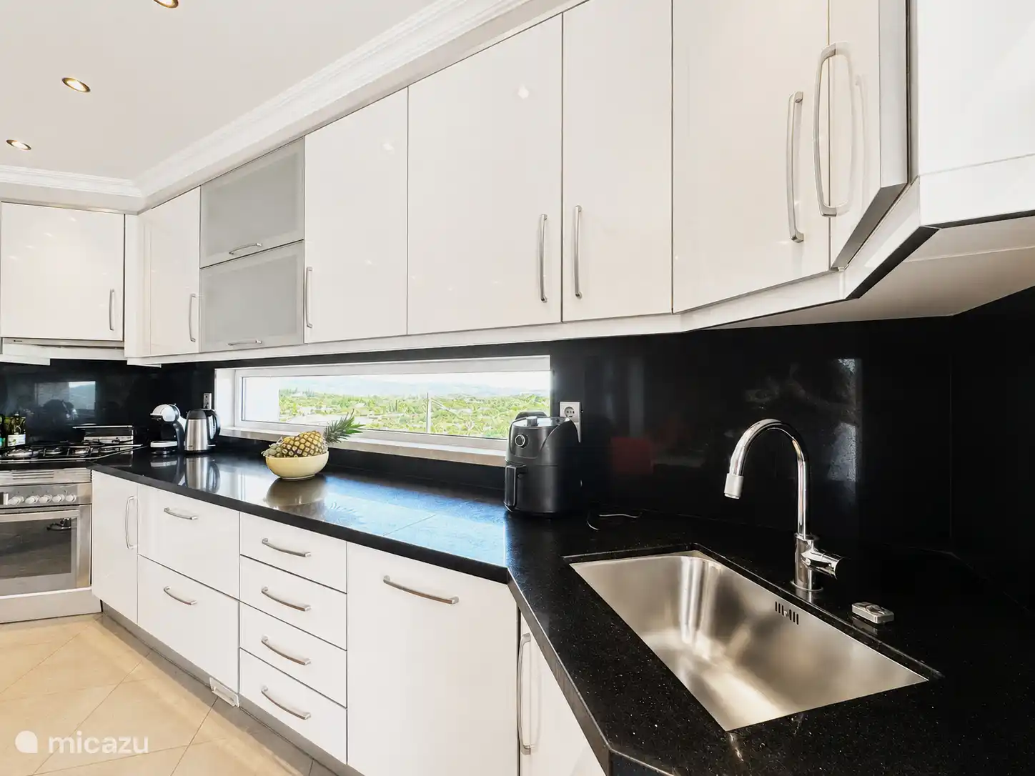 Fully equipped kitchen