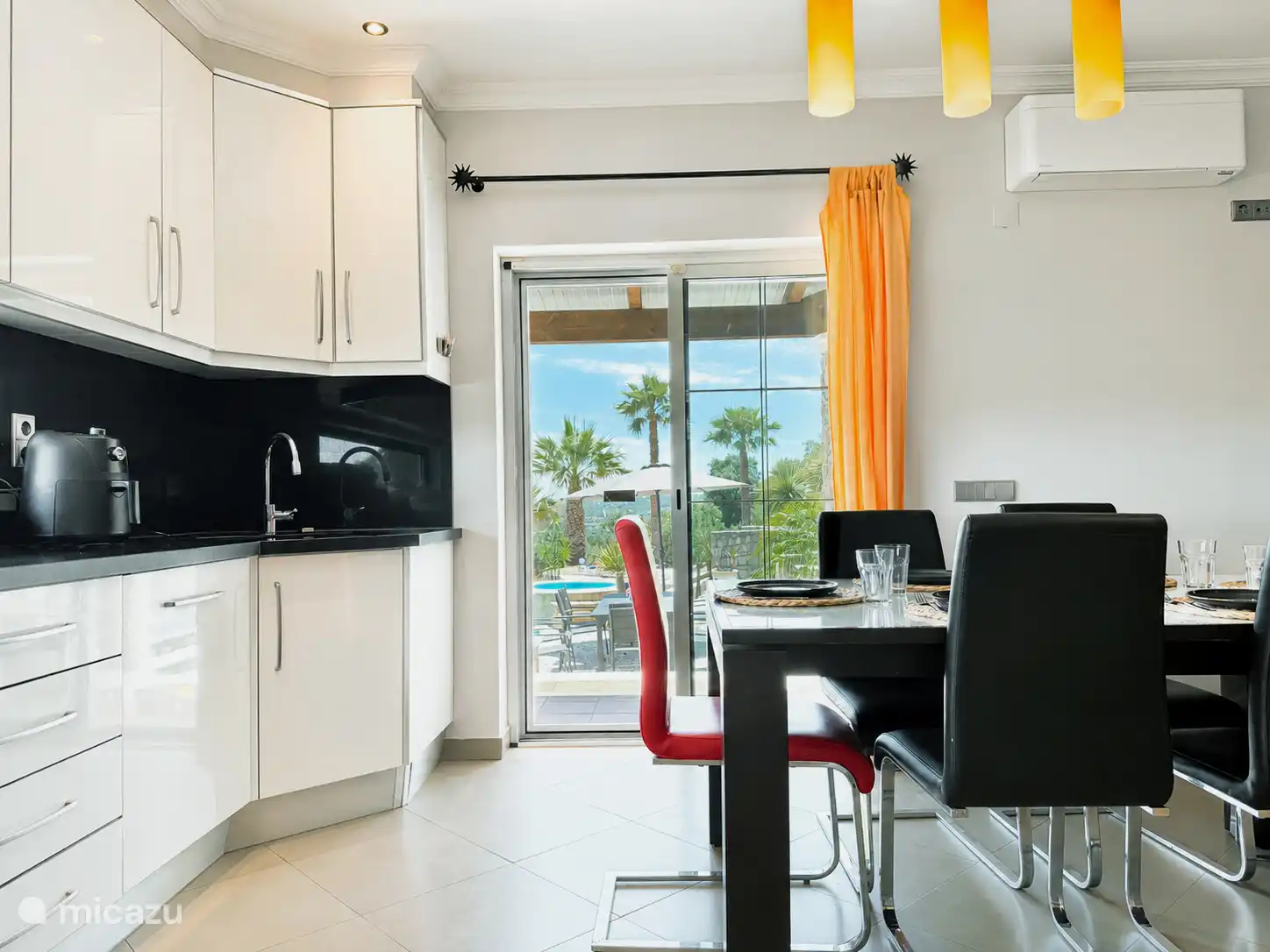 Fully equipped kitchen