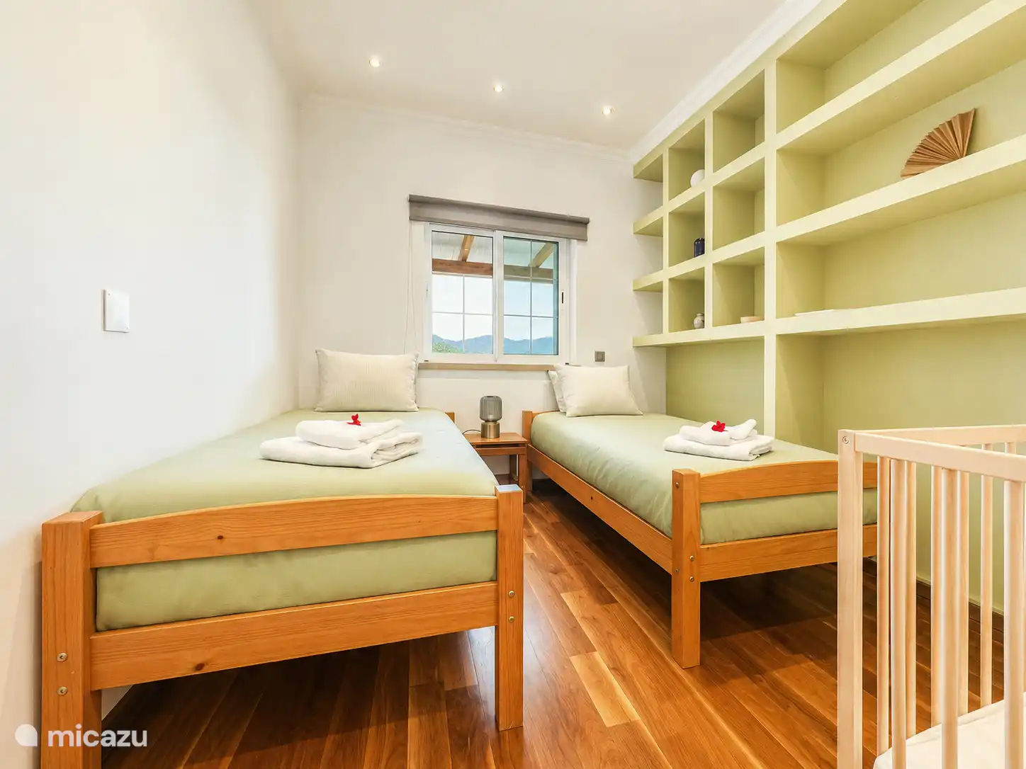 twin bedroom
