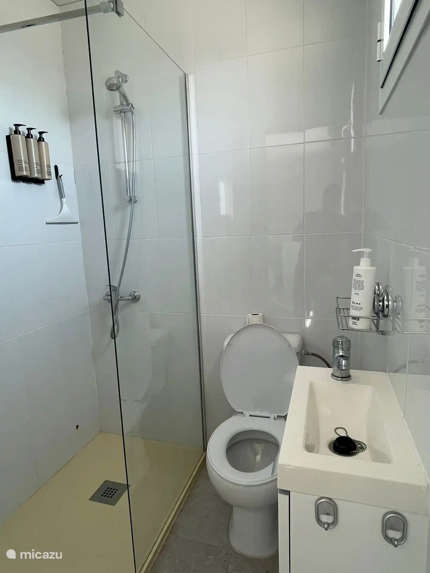 Badkamer van slaapkamer 4 op de 2e verdieping