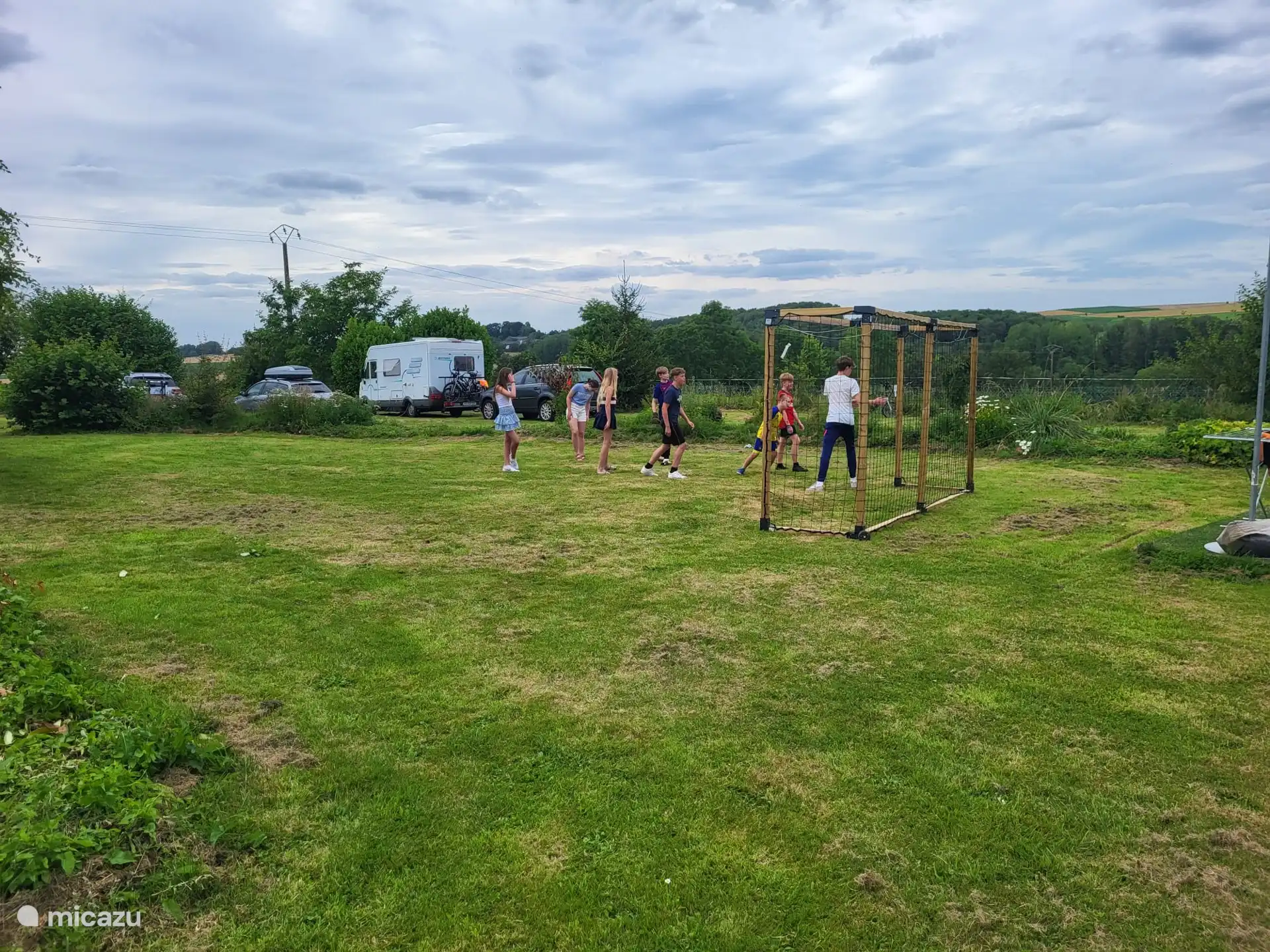 Voetbalveldje met 2 goals