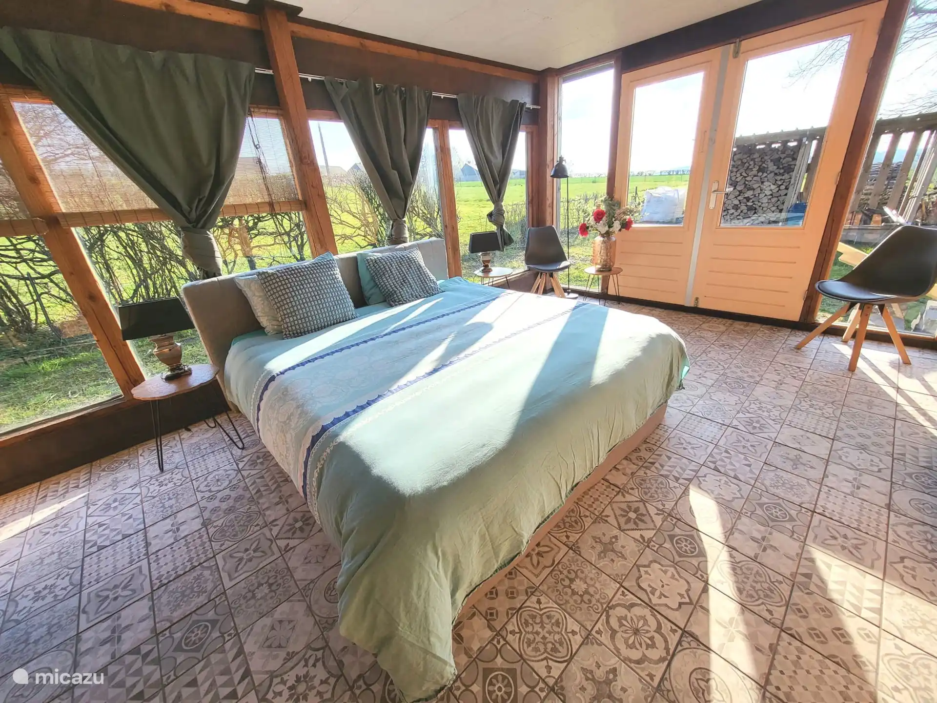 Slaapkamer begane grond met 2-persoonsbed