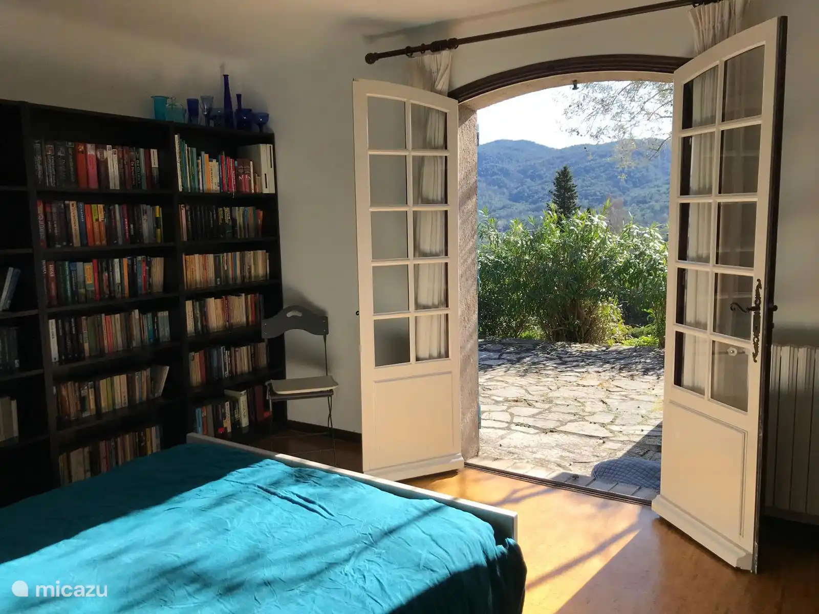 Schlafzimmer 1 mit Doppelbett und Klimaanlage