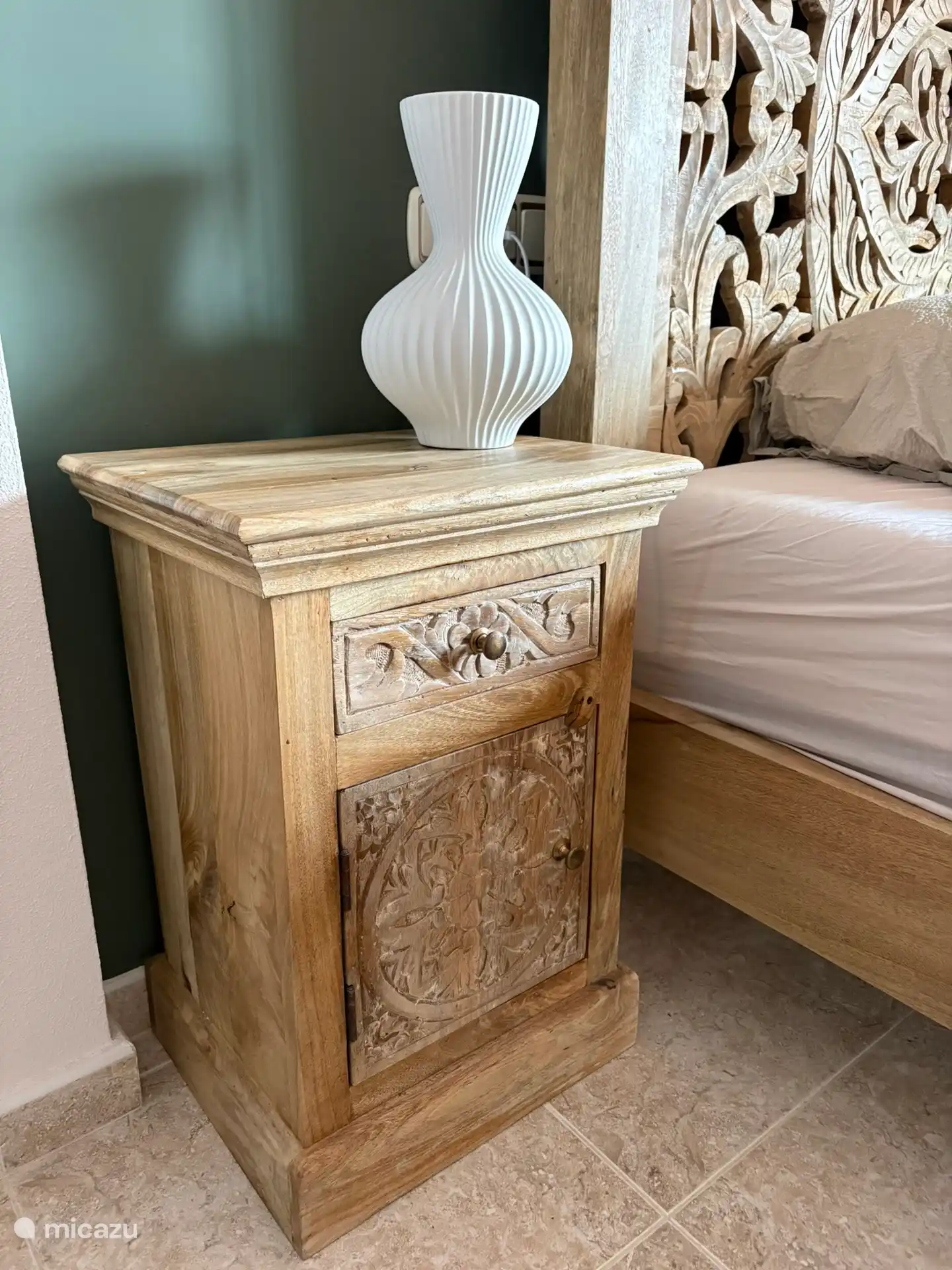 Villa Tember, details Master Bedroom 1e etage.