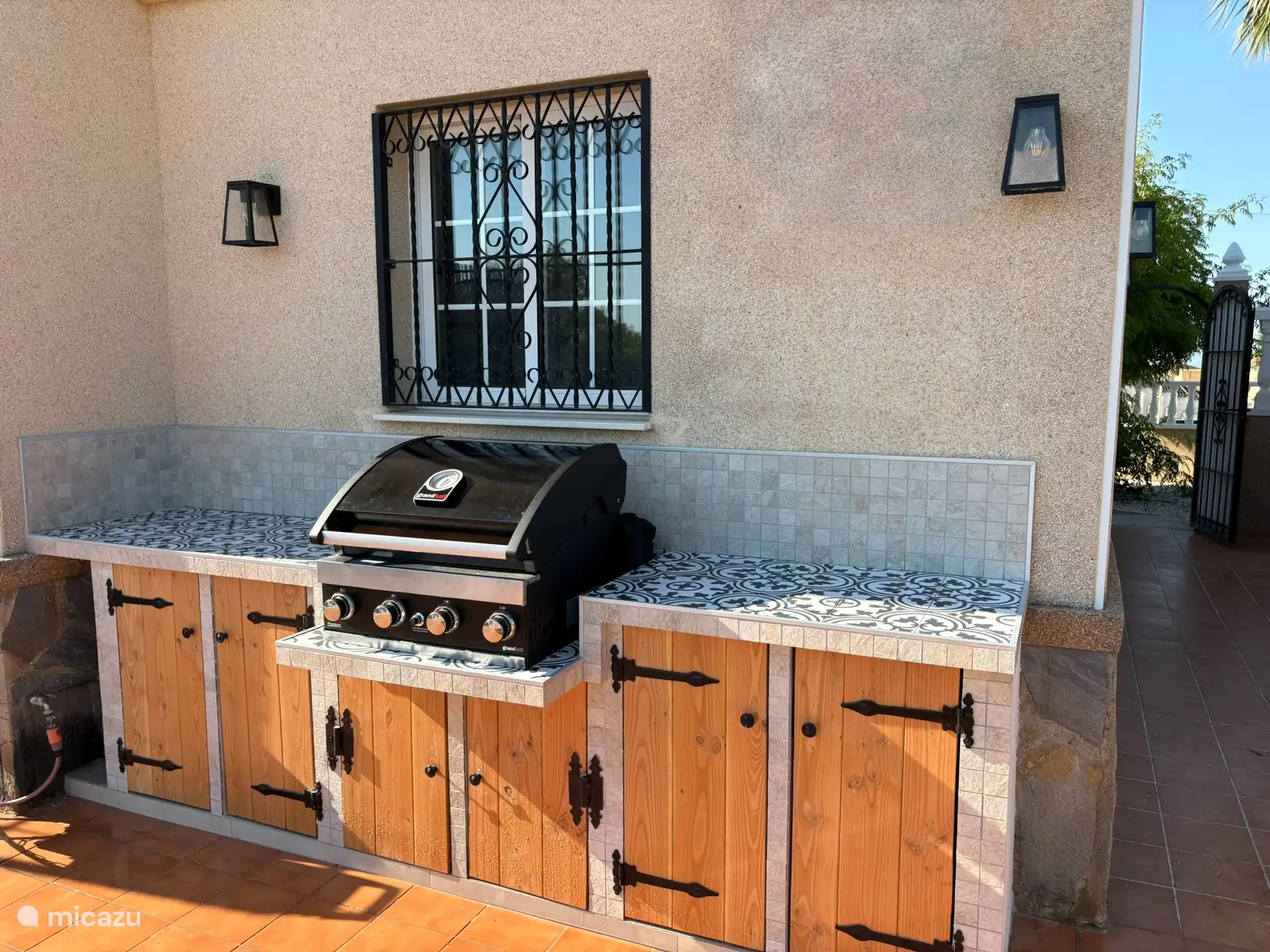 Villa Tember, buitenkeuken + BBQ