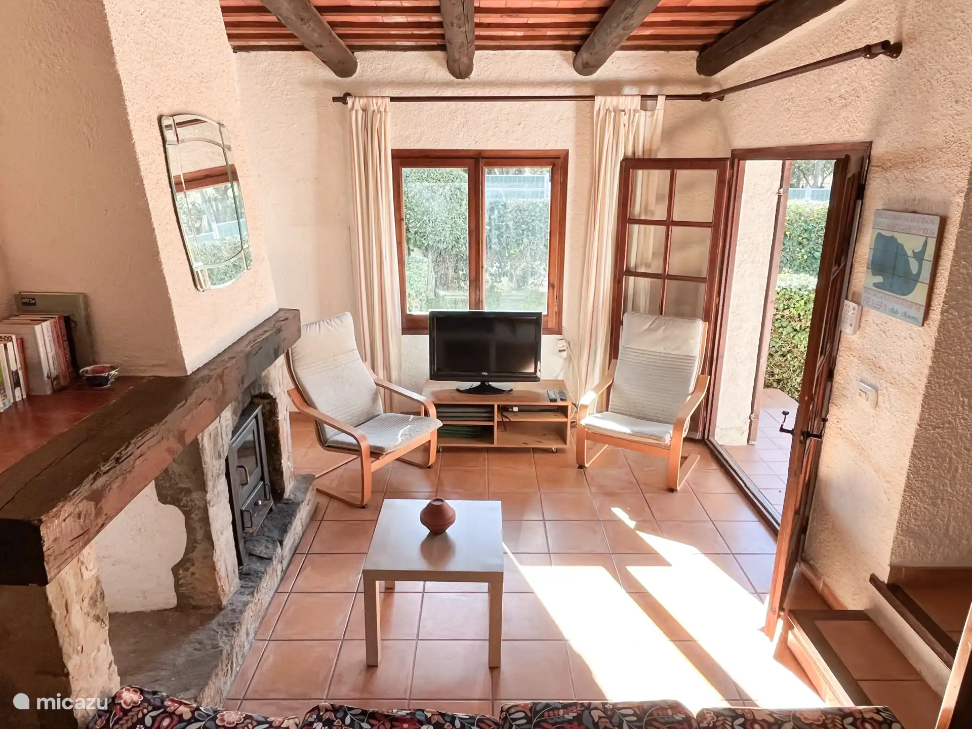 Sitting toom en ingang. 