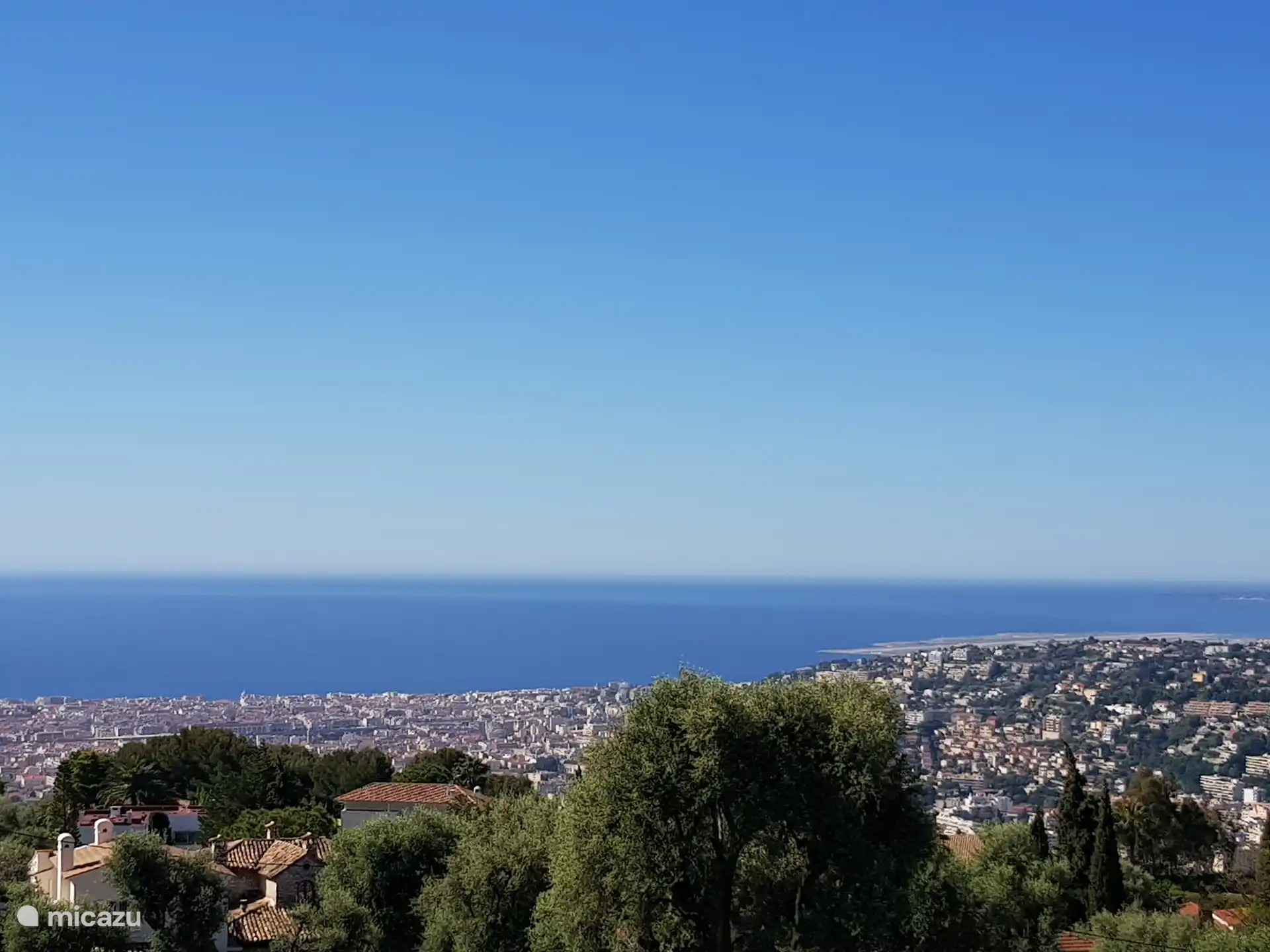 Zeezicht vanaf het privéterras