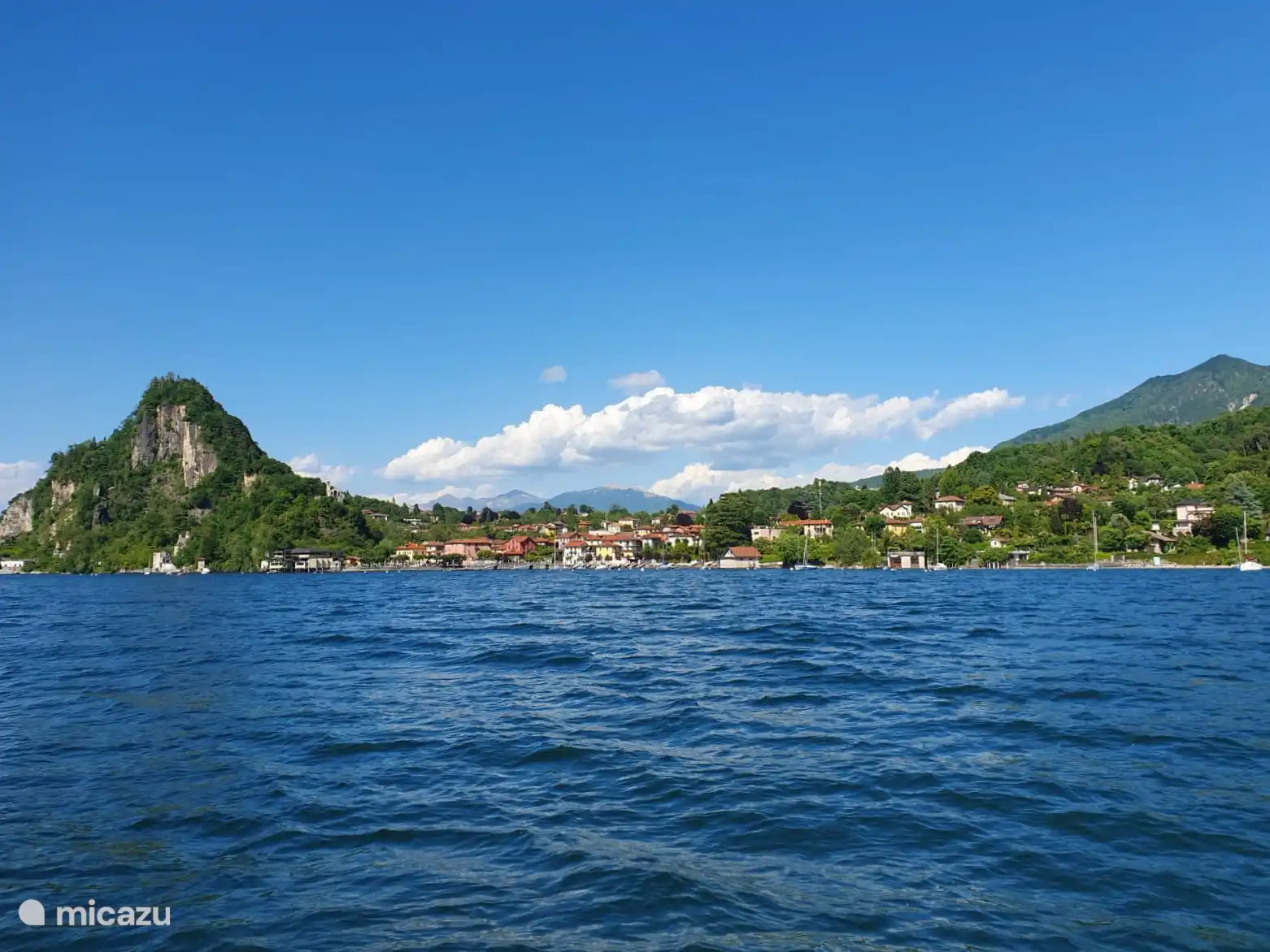 Lago met de Rocca van Calde