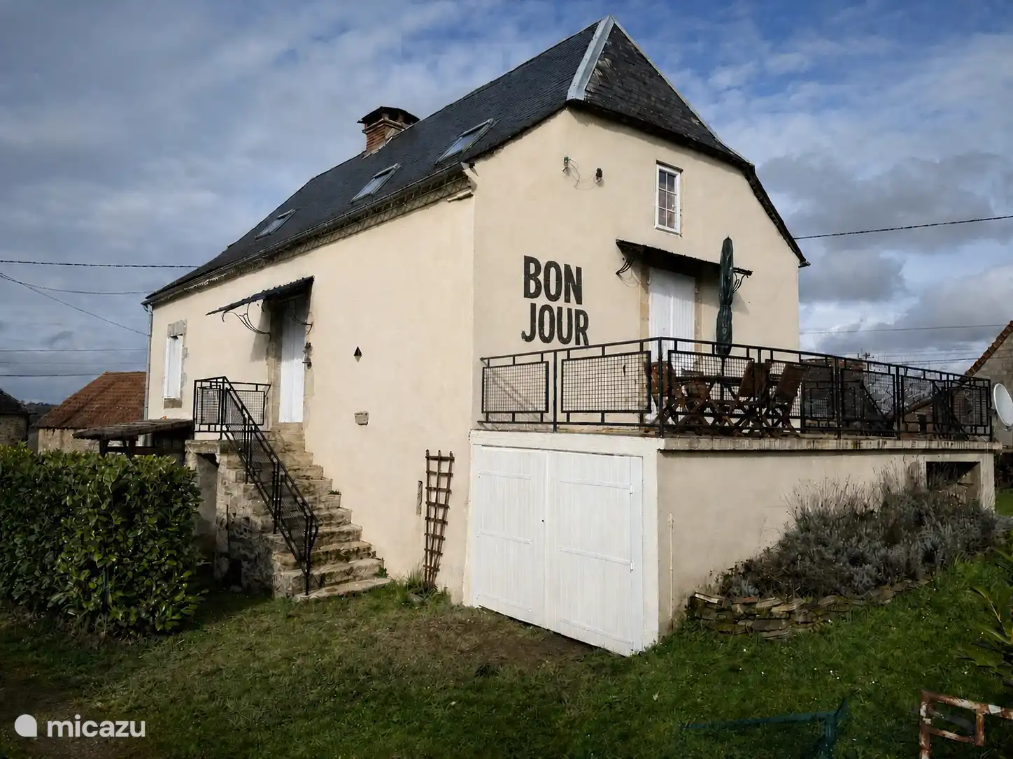 BONJOUR!