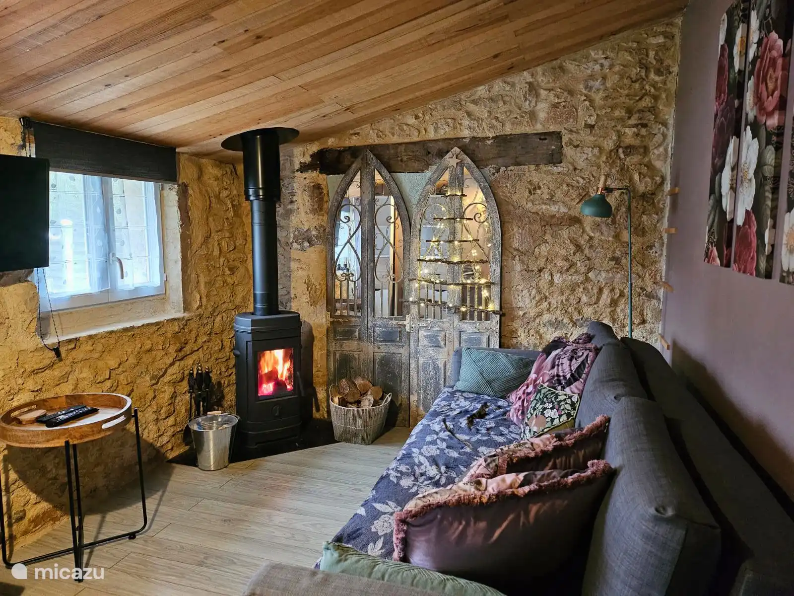 Lounge in het kleine huisje