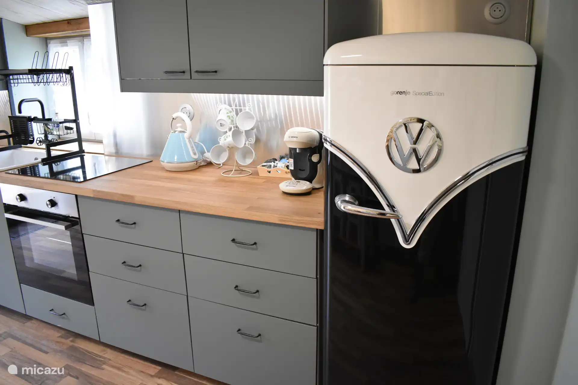 Keuken in het kleine huisje