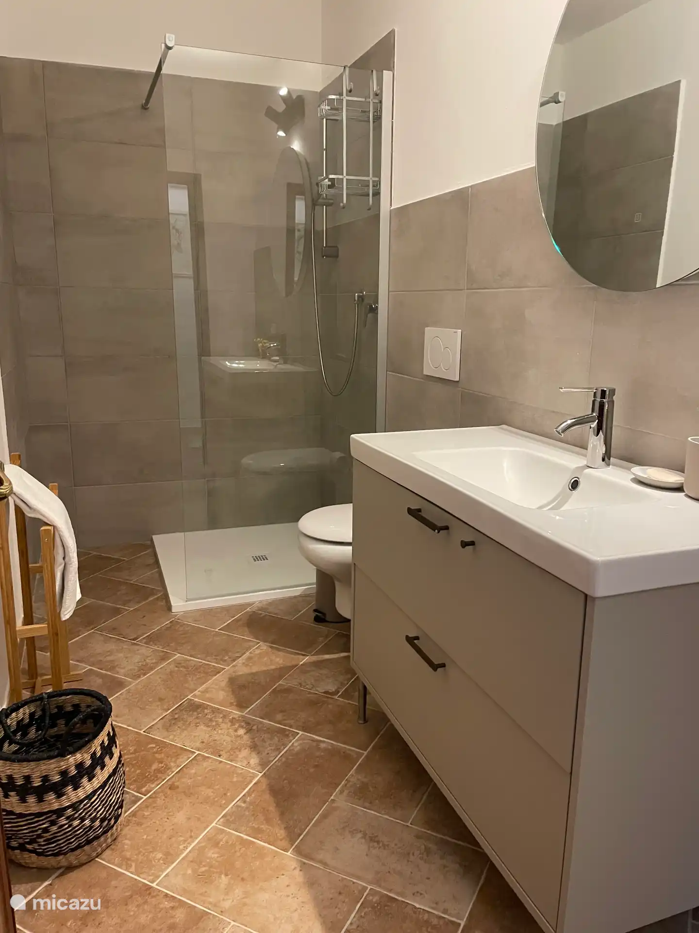 Bathroom ground floor